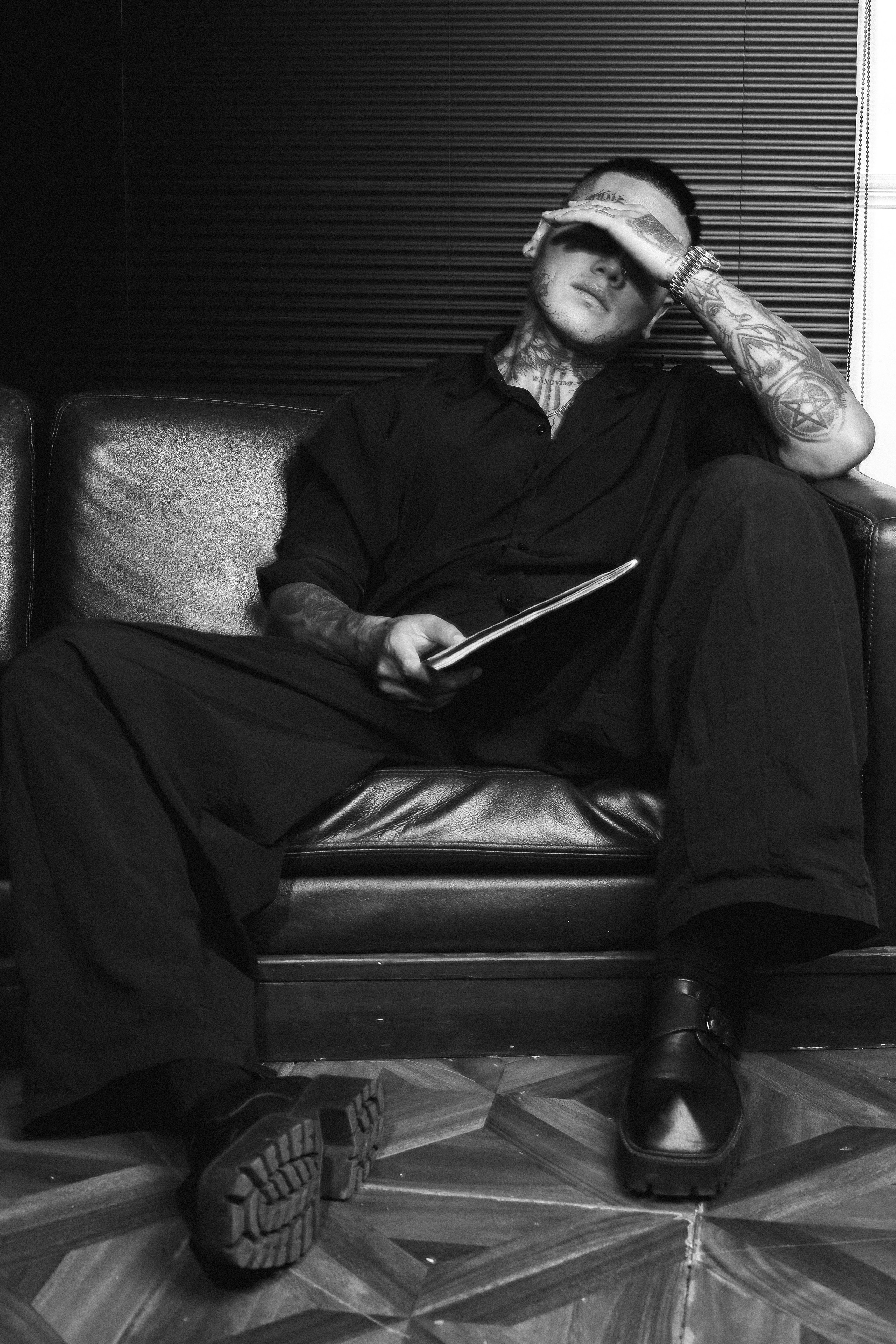 Eee. Editorial Portrait Photographer in Brighton specialising in Men, Artists and Performers | Violeta Orlauskaite