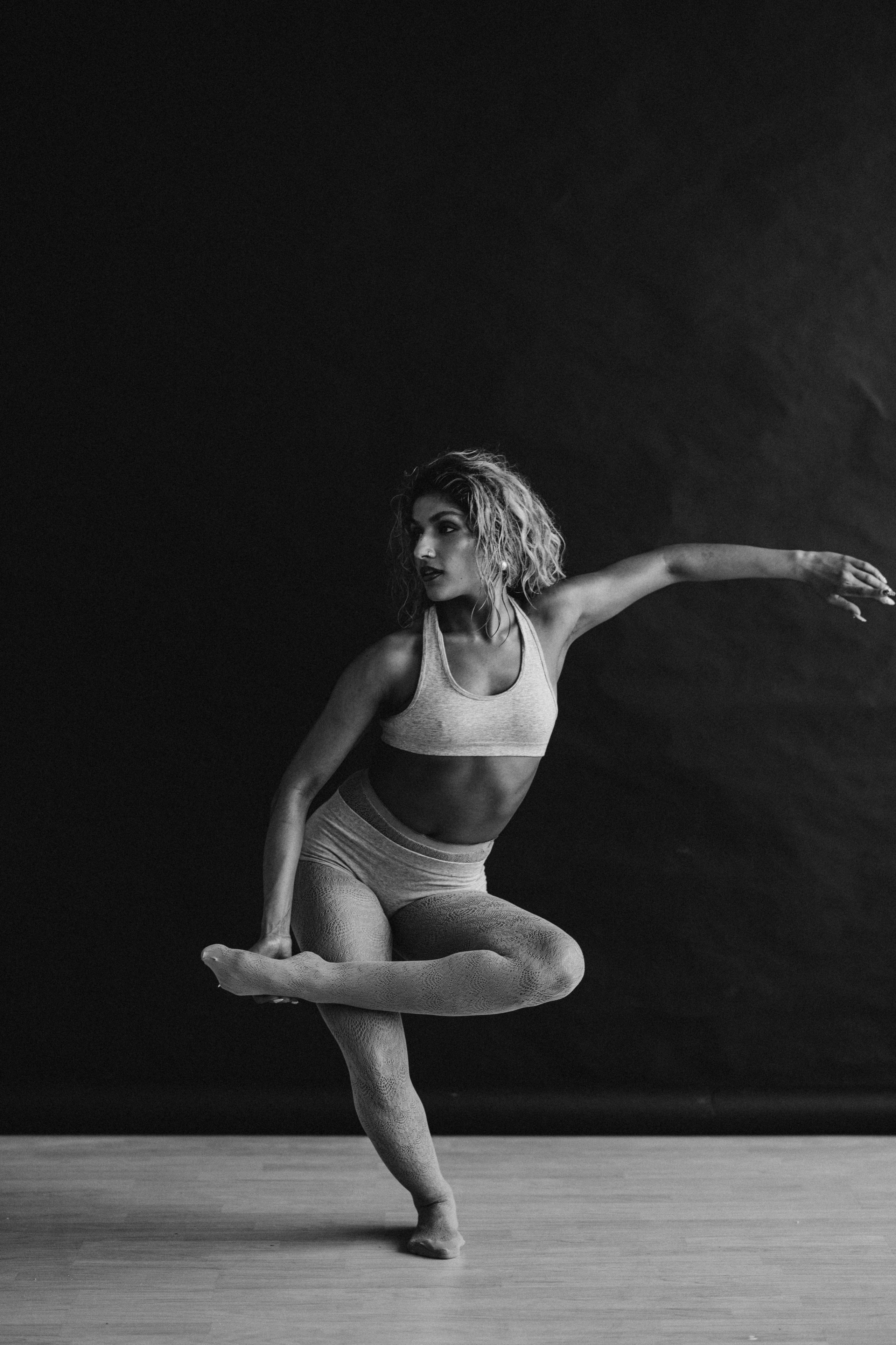 DANCERS. Victoria Olonen – Cinematic Portrait Artist | Helsinki & Europe