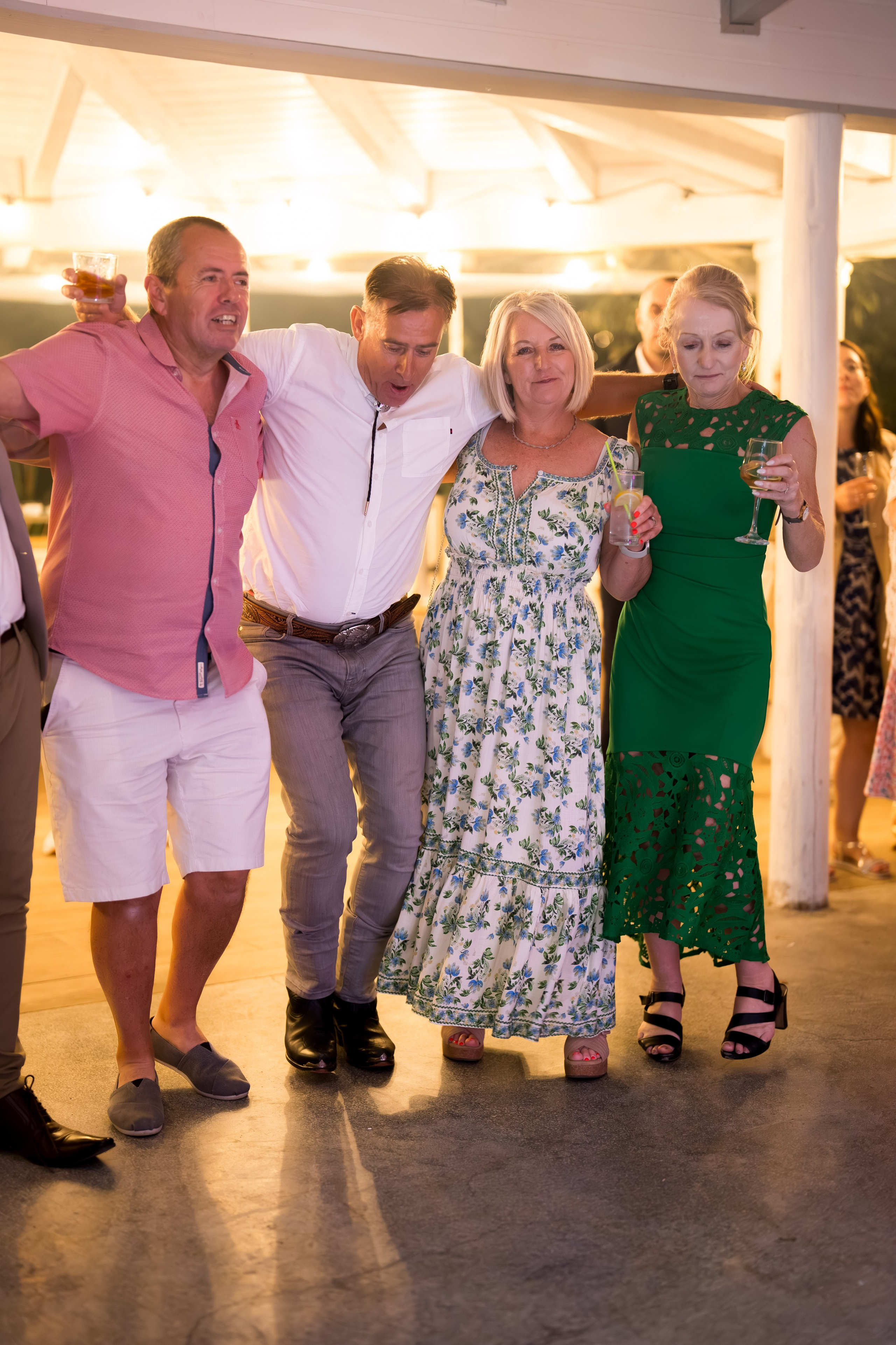 PARTY. Gabriel Florea — Fotograf nuntă București