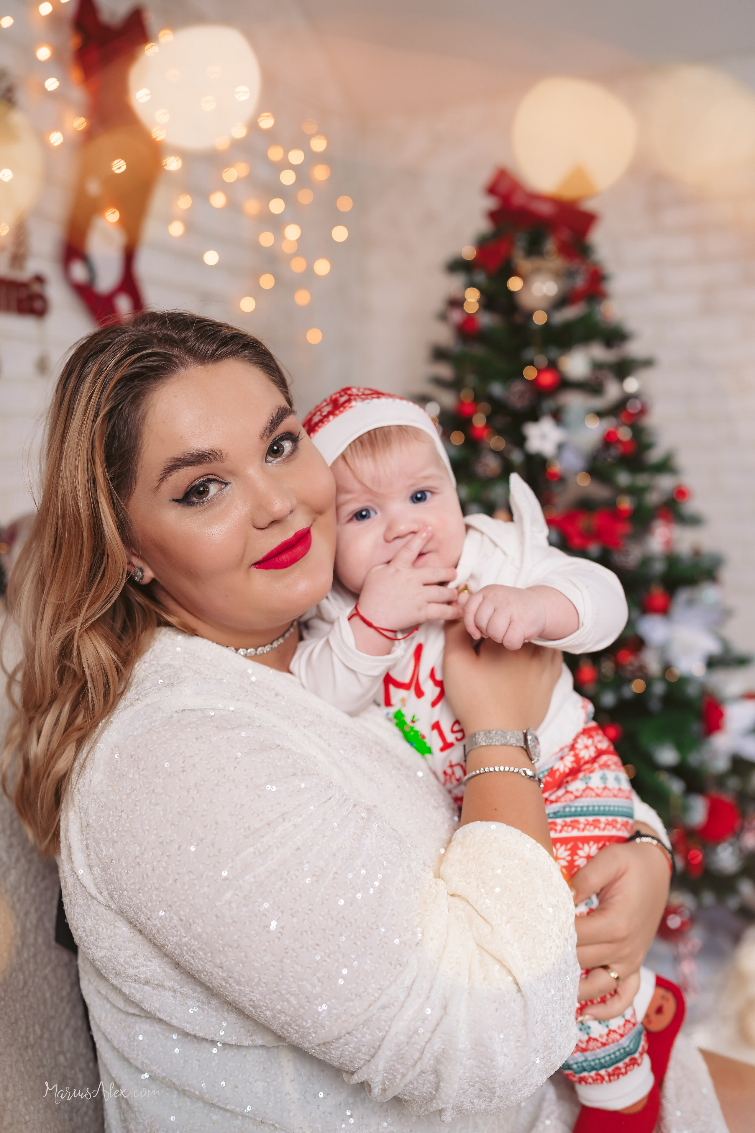 Crăciun în trei - Daniela Gabriel & Victor. Marius Alex fotograf de eveniment si portret din Suceava