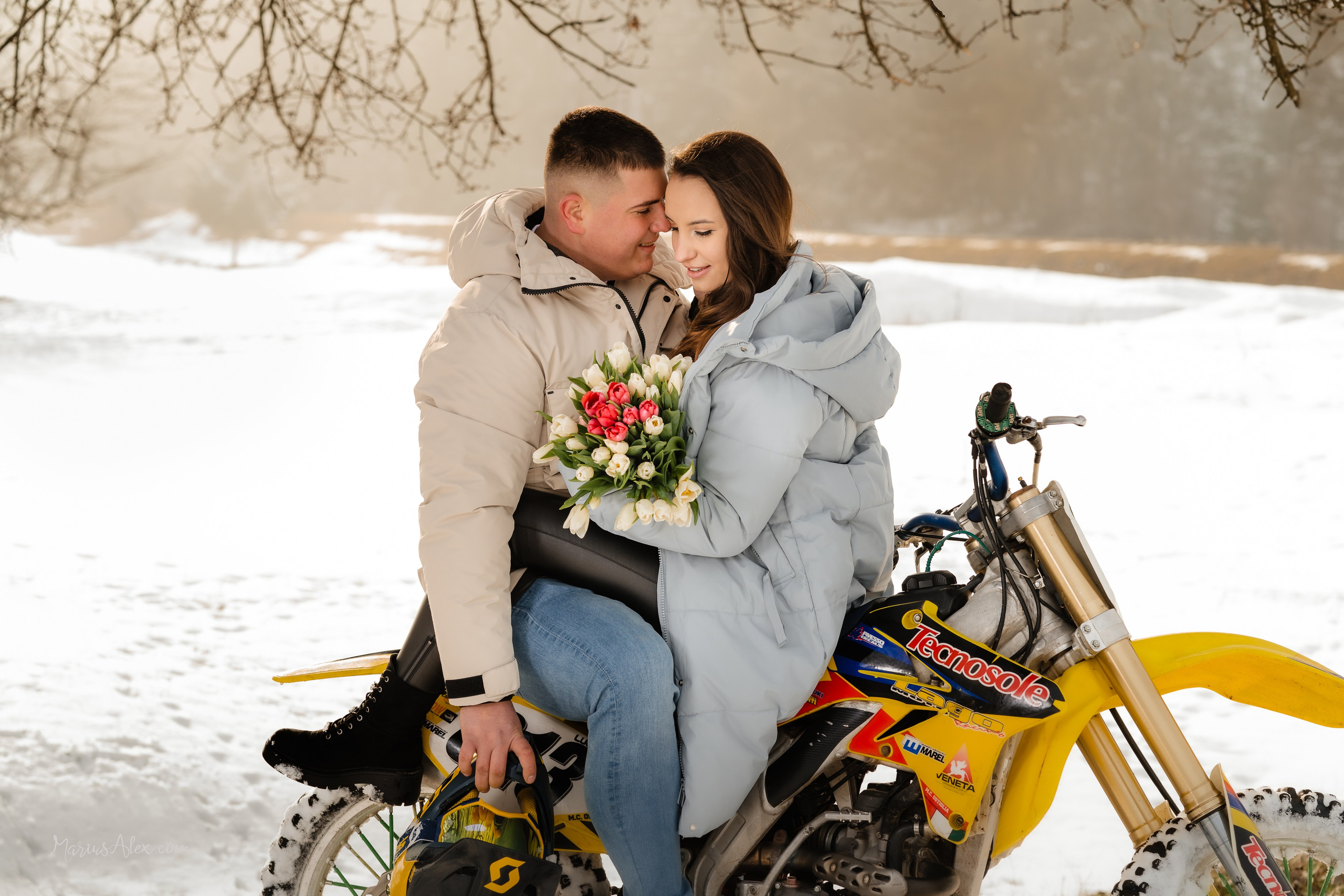 Ioana & Robert - Un Save the Date cu emoție și adrenalină 🏍️. Marius Alex fotograf de eveniment si portret din Suceava