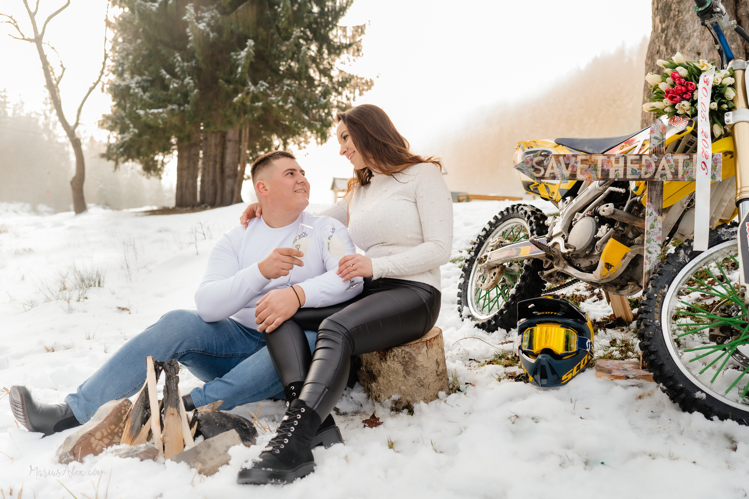 Ioana & Robert - Un Save the Date cu emoție și adrenalină 🏍️. Marius Alex fotograf de eveniment si portret din Suceava