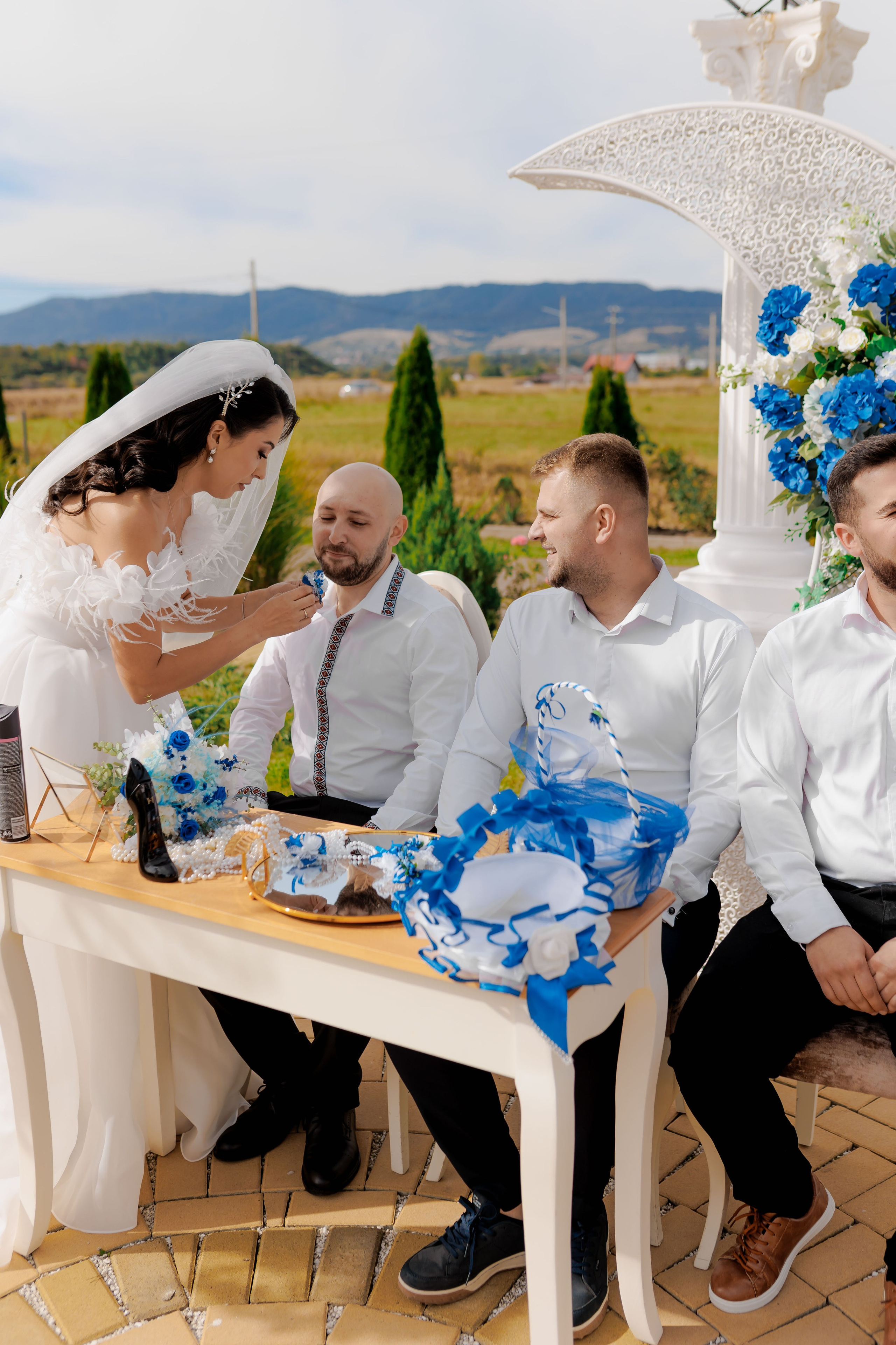 Loredana & Emilian – Ziua Nunții | Videografie - fotografie Botez Suceava, Iași, Botoșani. Servicii foto-video profesionale, pentru momente de neuitat