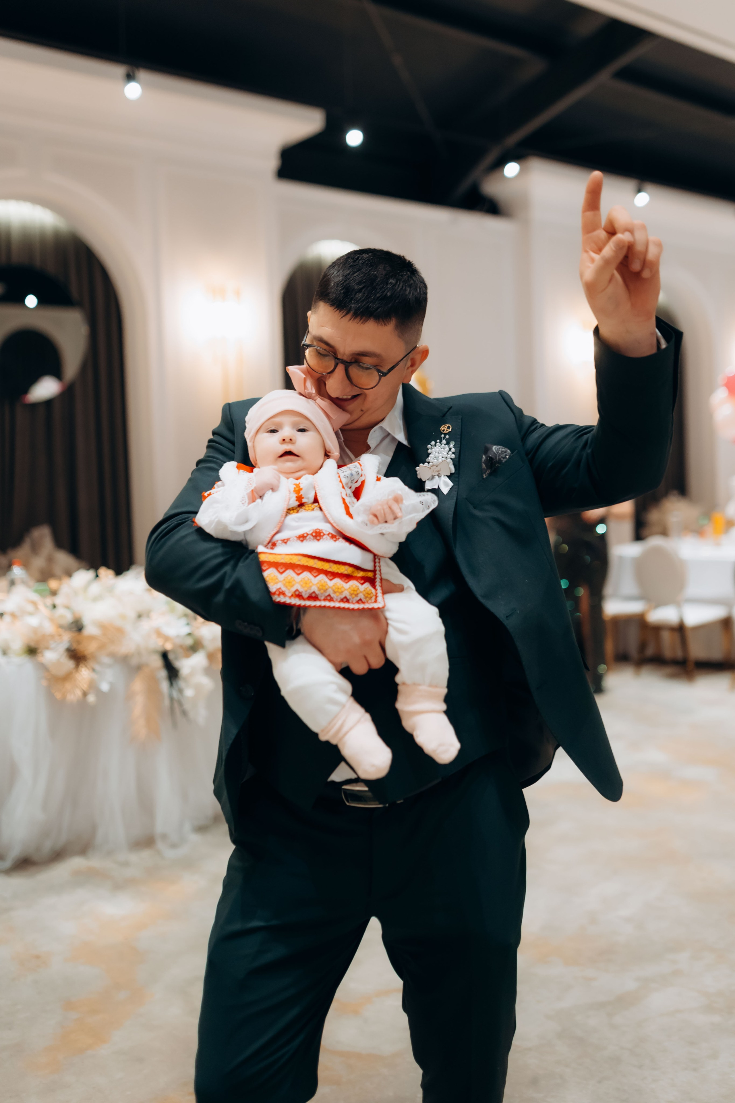 Povestea voastră, regizată de noi |Cristi Turculet Videograf Nuntă Suceava | wedding highlight. Servicii foto-video profesionale, pentru momente de neuitat