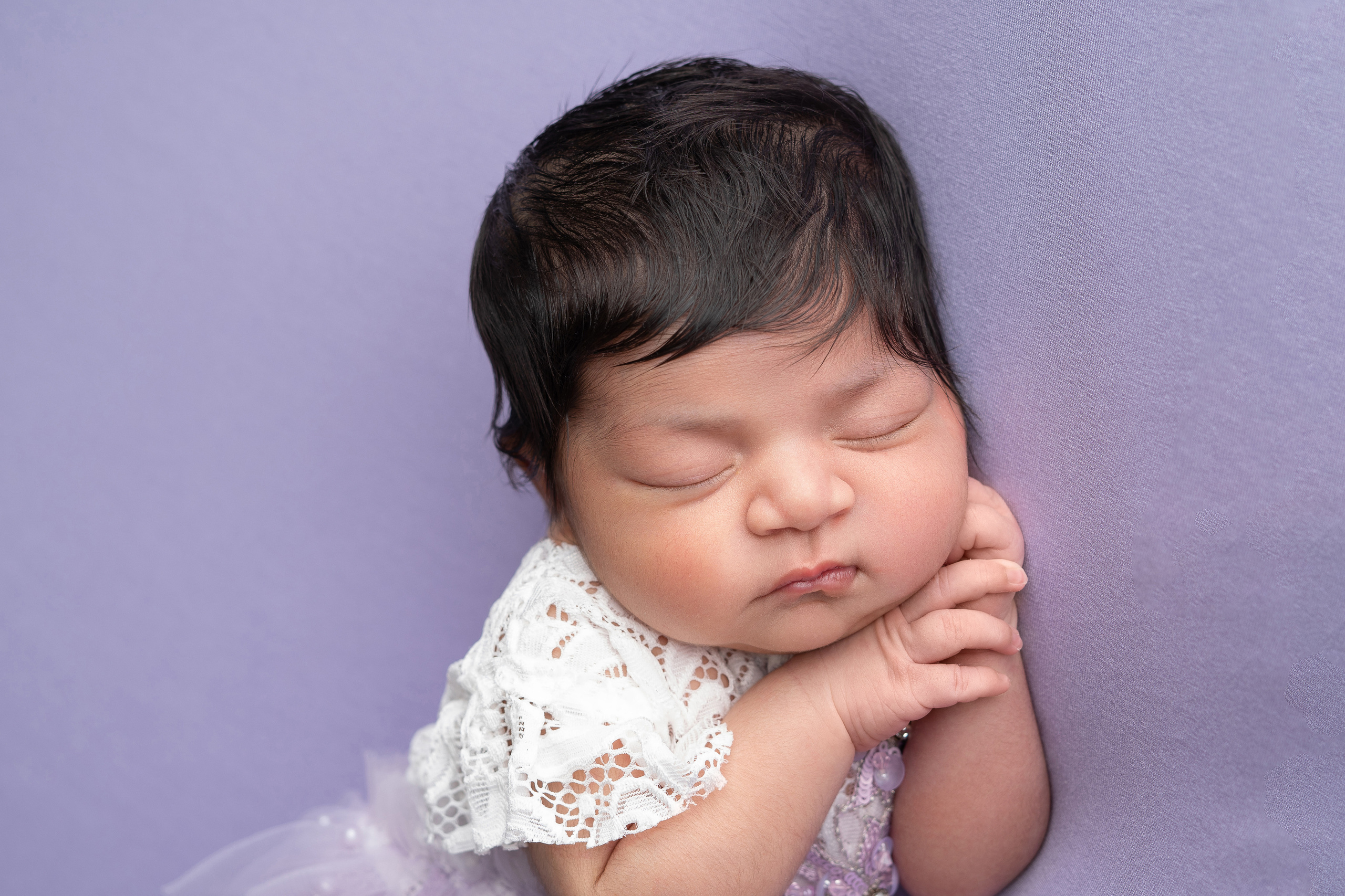 NEWBORN PORTFOLIO. Newborn Photographer and life casting in Dubai Dariya Saeed