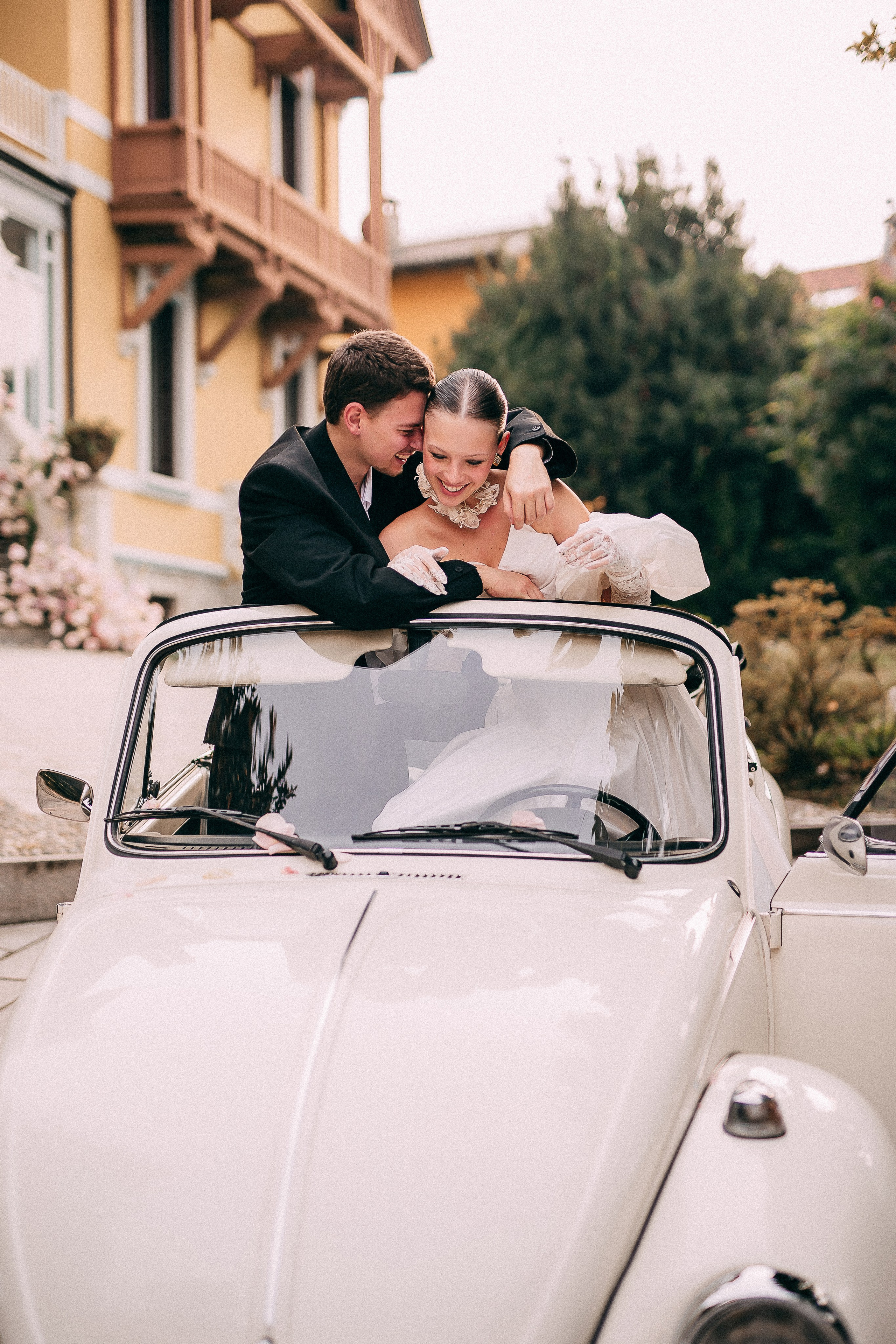Intimate wedding in Italy / Lake Como. Wedding photographer Como Lake, Italy
