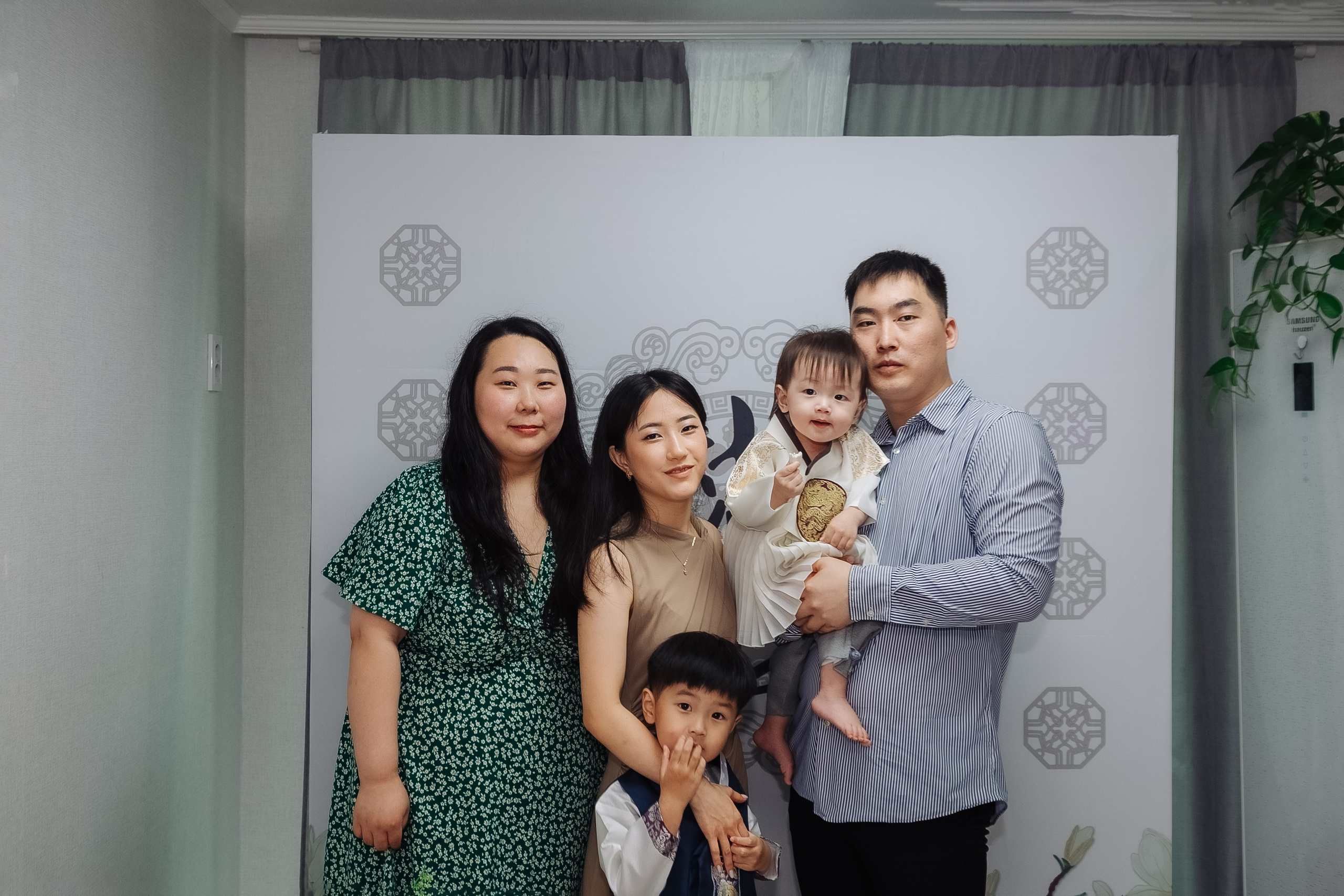 Тео дома и в ресторане. Фотограф беременности, ньюборн и годовасиков в Корее Жанна Хан