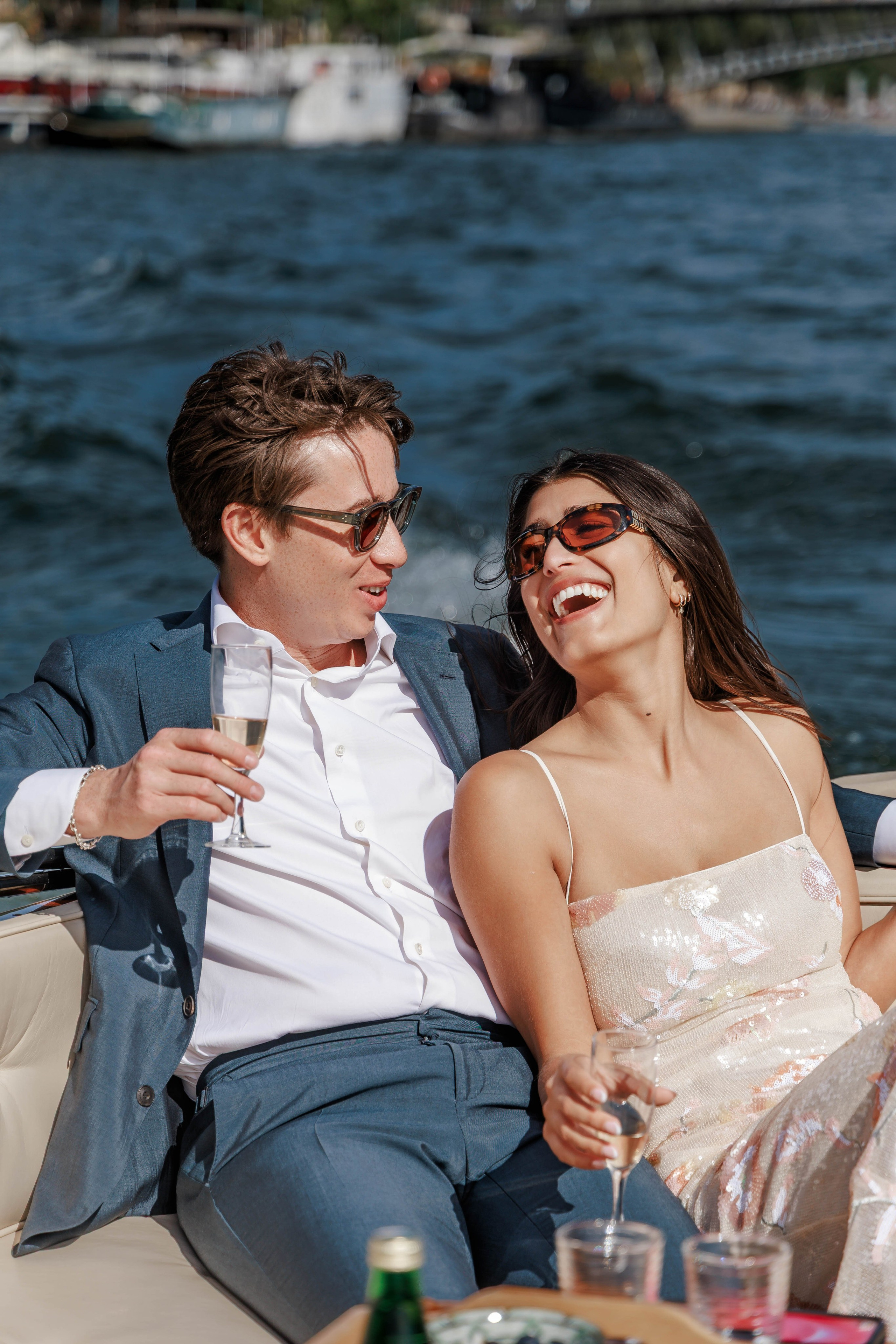 A Luxury Surprise Proposal on a Boat in Paris: Photo, Video & Champagne. Photographe à Paris