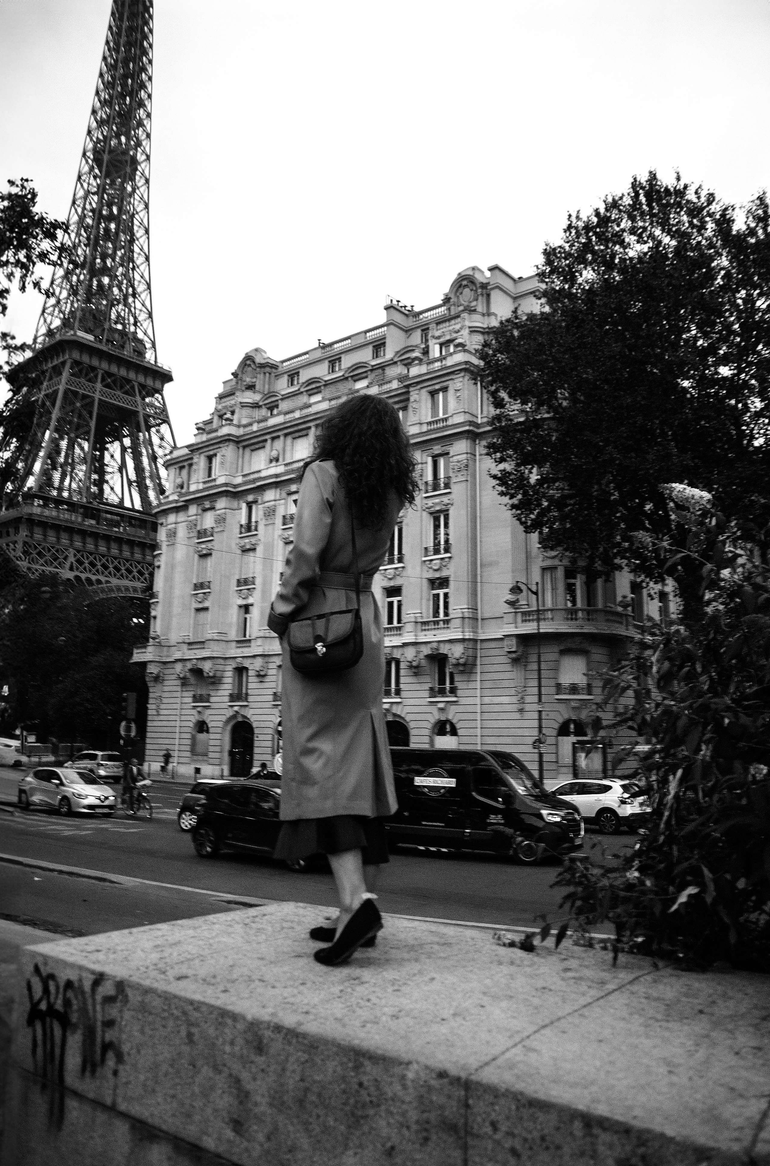 Rainy Paris Photoshoot. Paris photographer — Polina Osipova