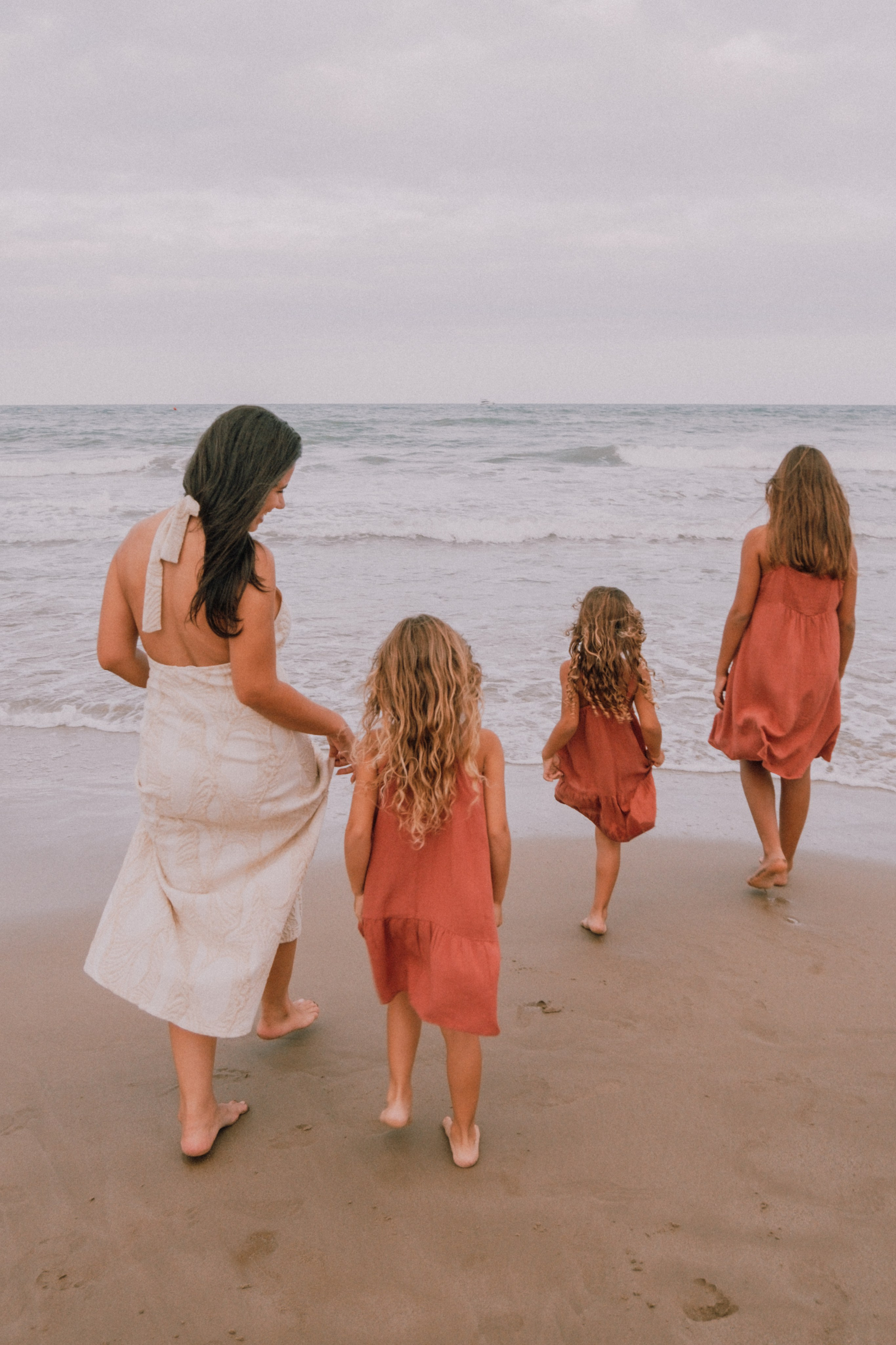 Семейная фотосессия на пляже. Профессиональная фотосъемка в Калафелле — Елена Медведева