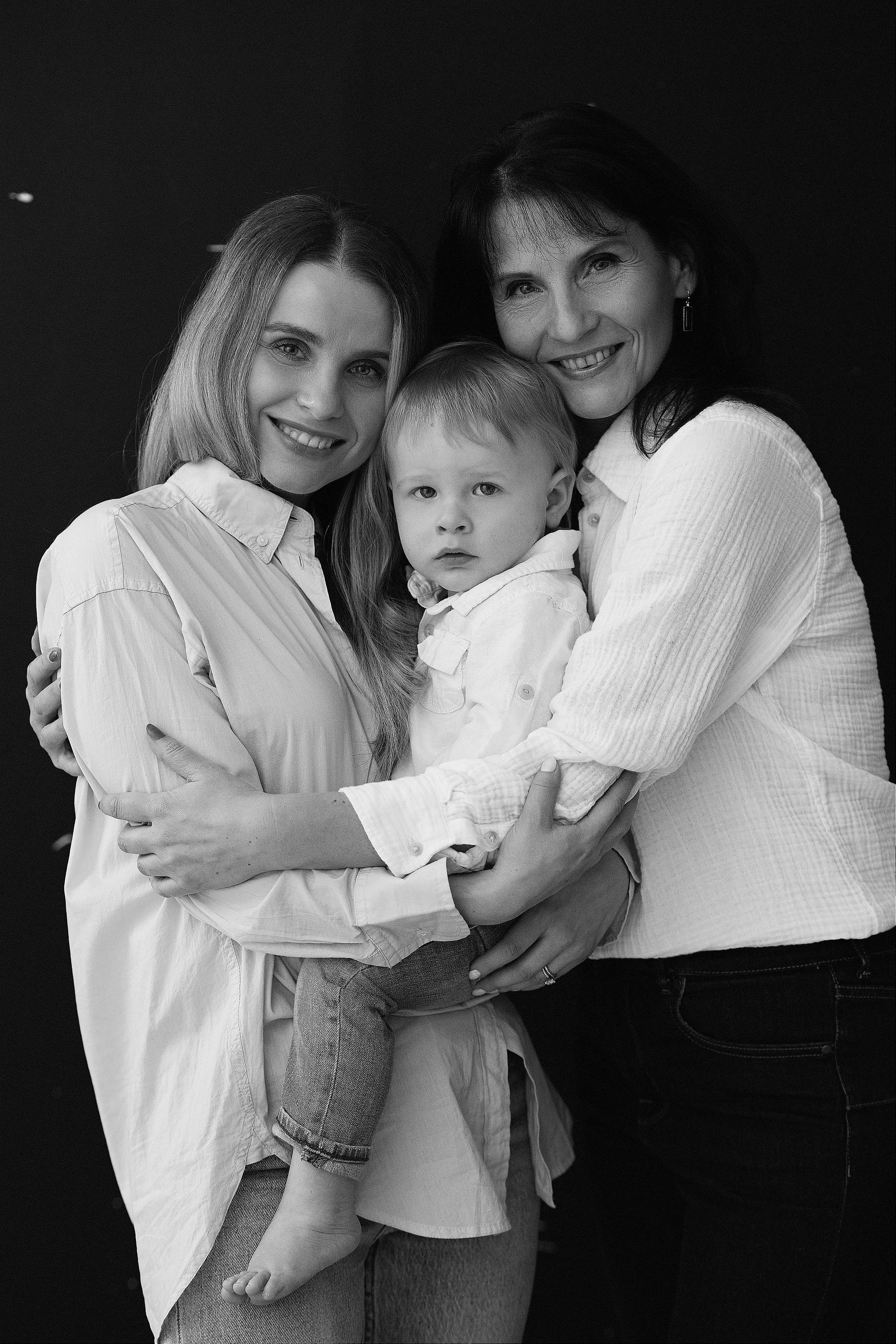 K. Rawnoir- Portrait photography by Daria Paliy.Timeless black&white portraits of women in NYC area