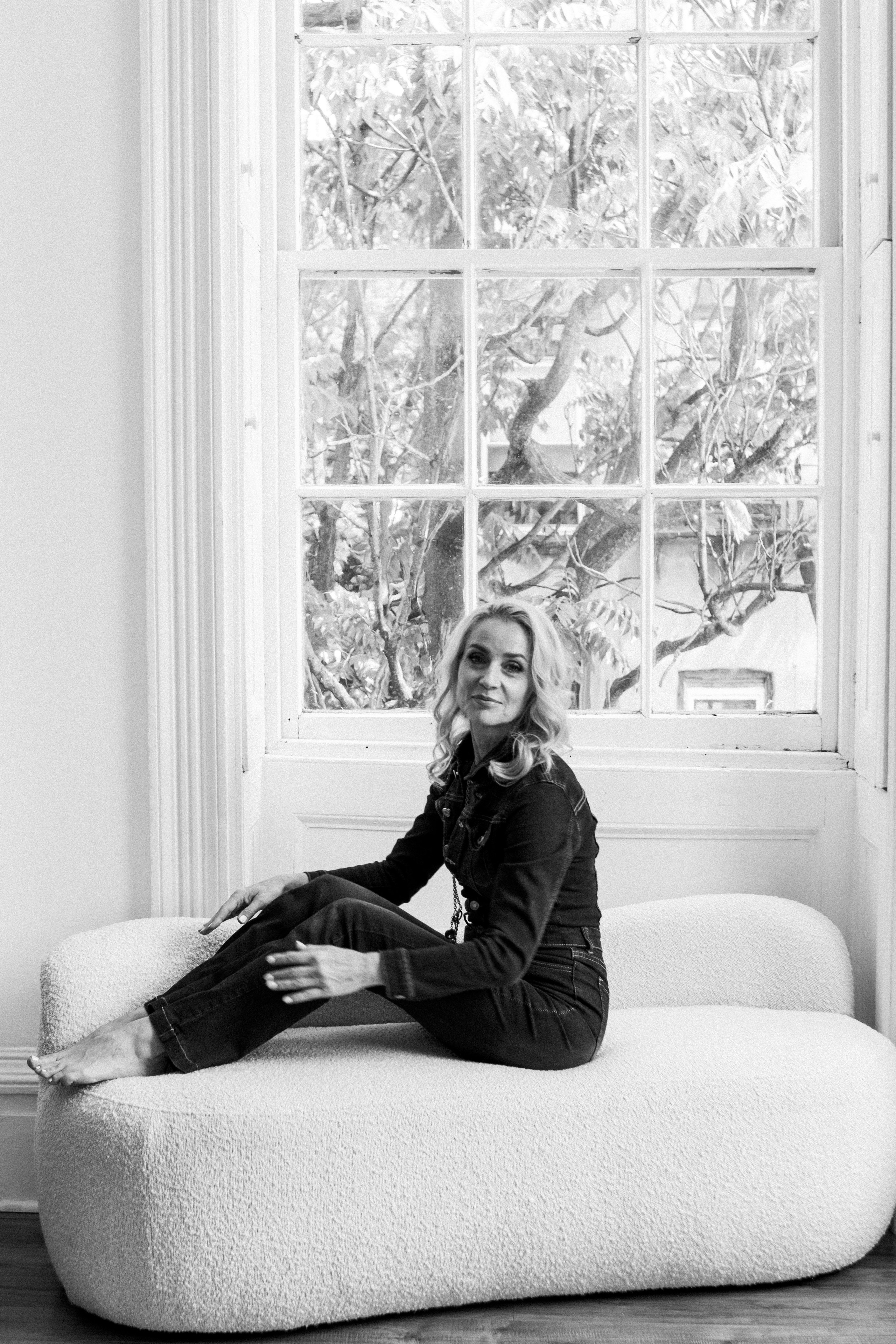 K. Rawnoir- Portrait photography by Daria Paliy.Timeless black&white portraits of women in NYC area