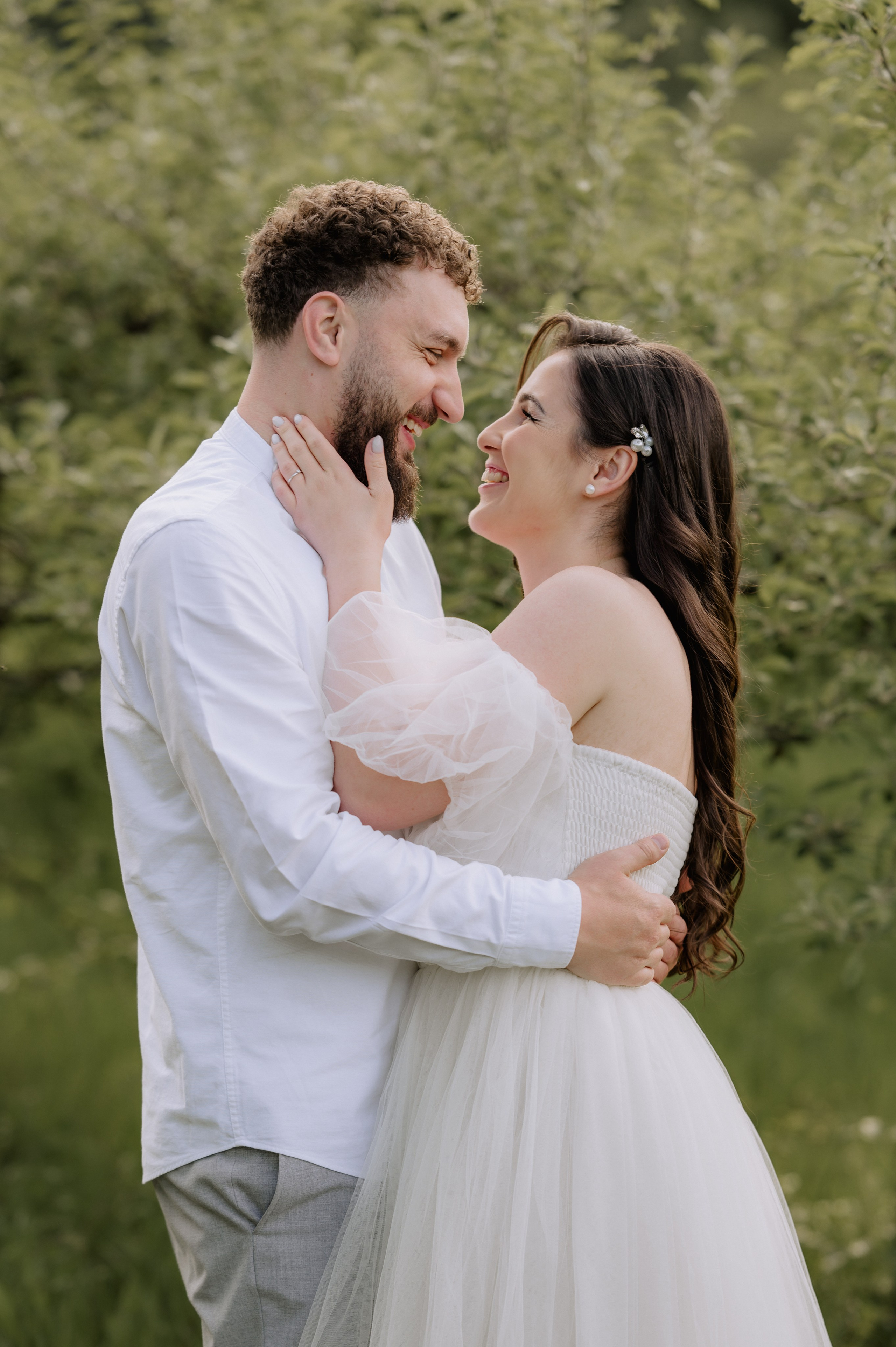 Magda + Andrei | Lovers in the garden. Proud Vision Weddings | Wedding Photography & Film — Servicii profesionale Foto Video Nunta Iasi