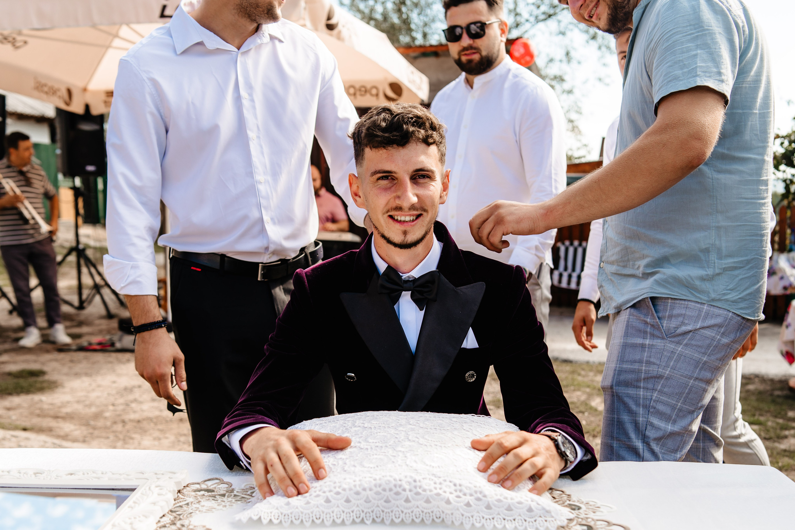 Robert si Mada. Foto-Video Nunta Iasi, Suceava, Bucuresti / Disponibilitate 2025 — 2026 — 2027