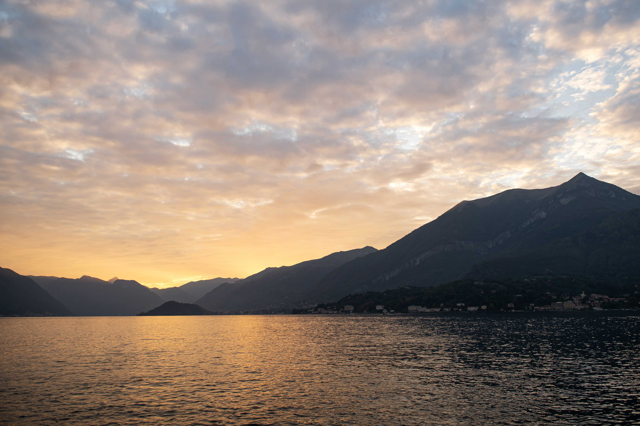 Two harts in Italy. Wedding photographer in Spain