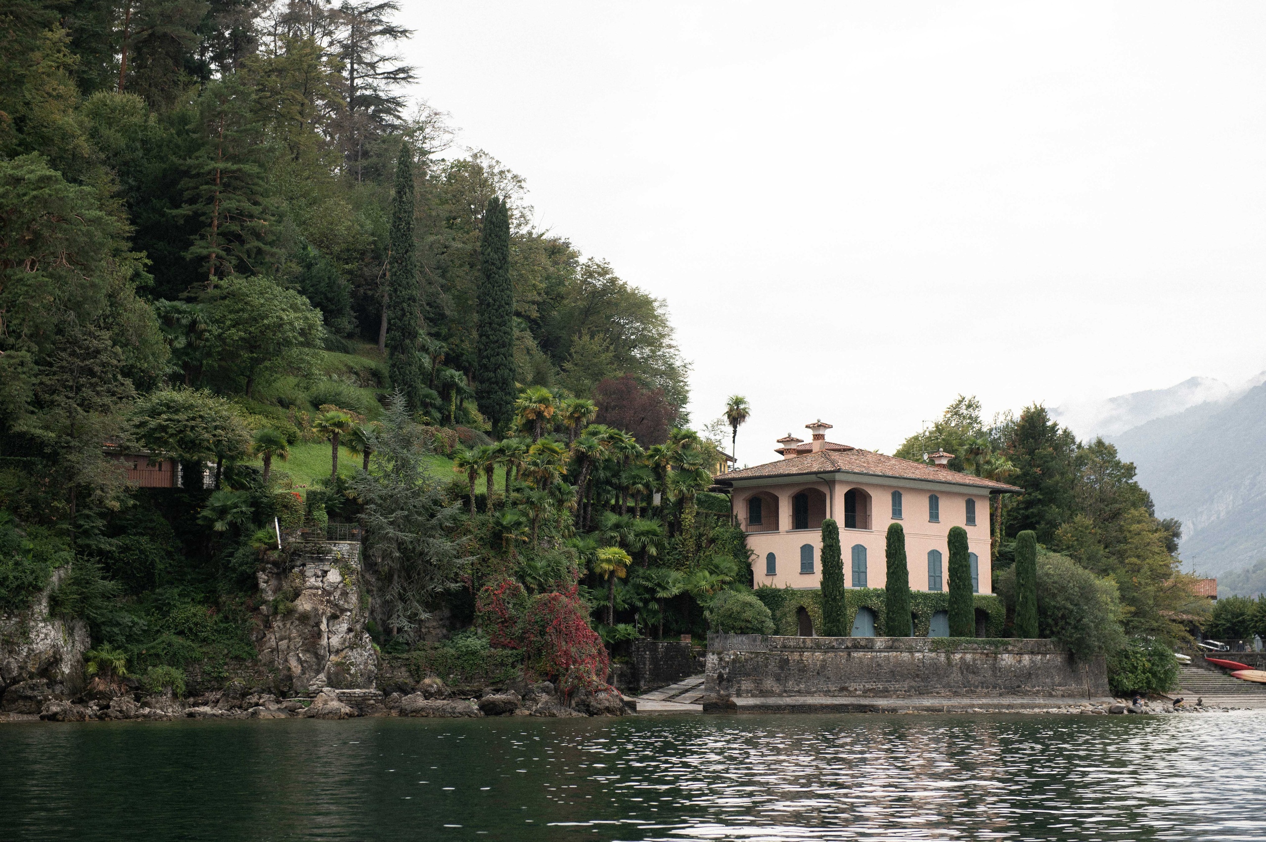 Two harts in Italy. Wedding photographer in Spain
