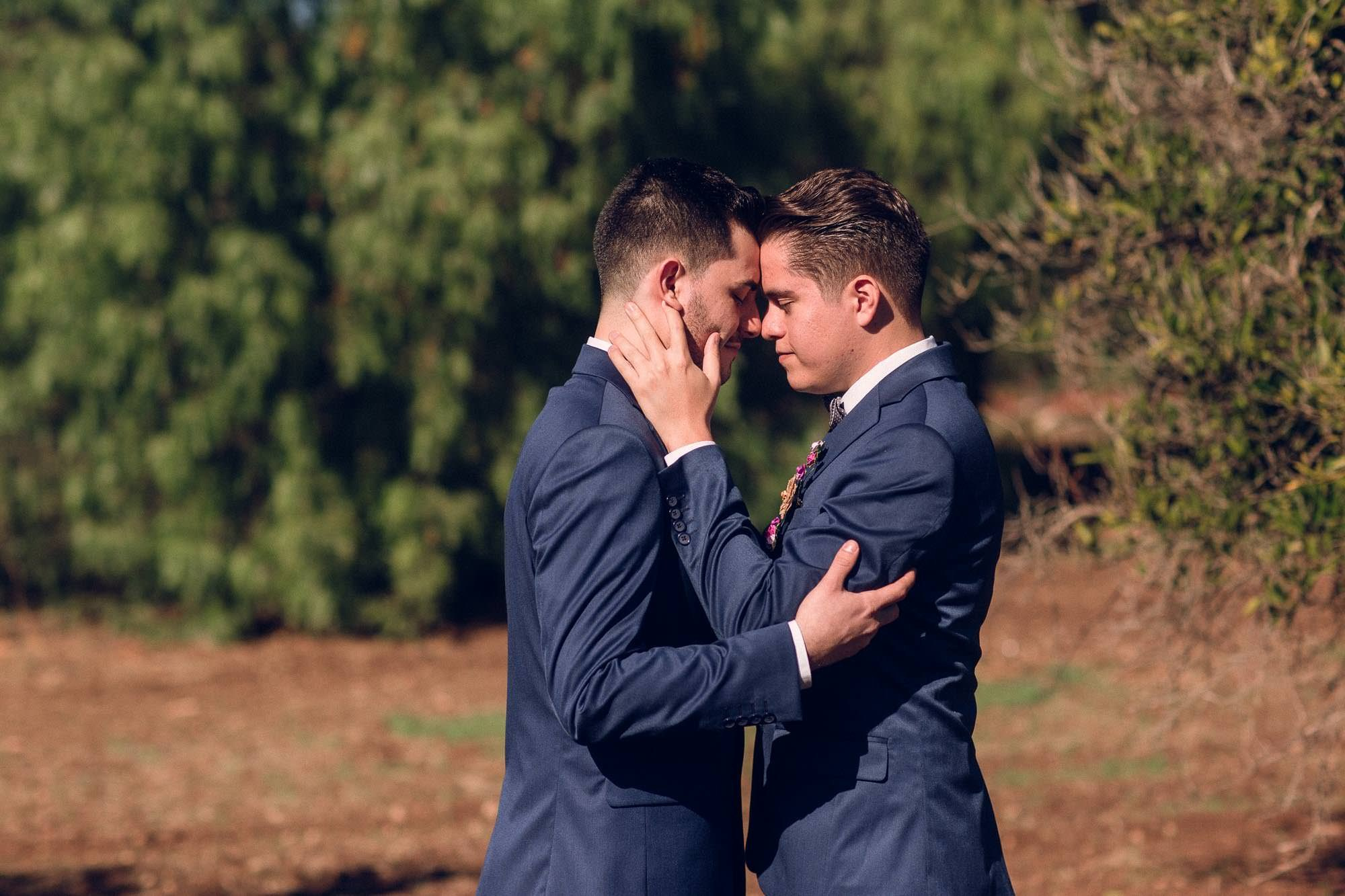 Two Grooms Valle de Guadalupe. Estudio de fotografia en Tijuana