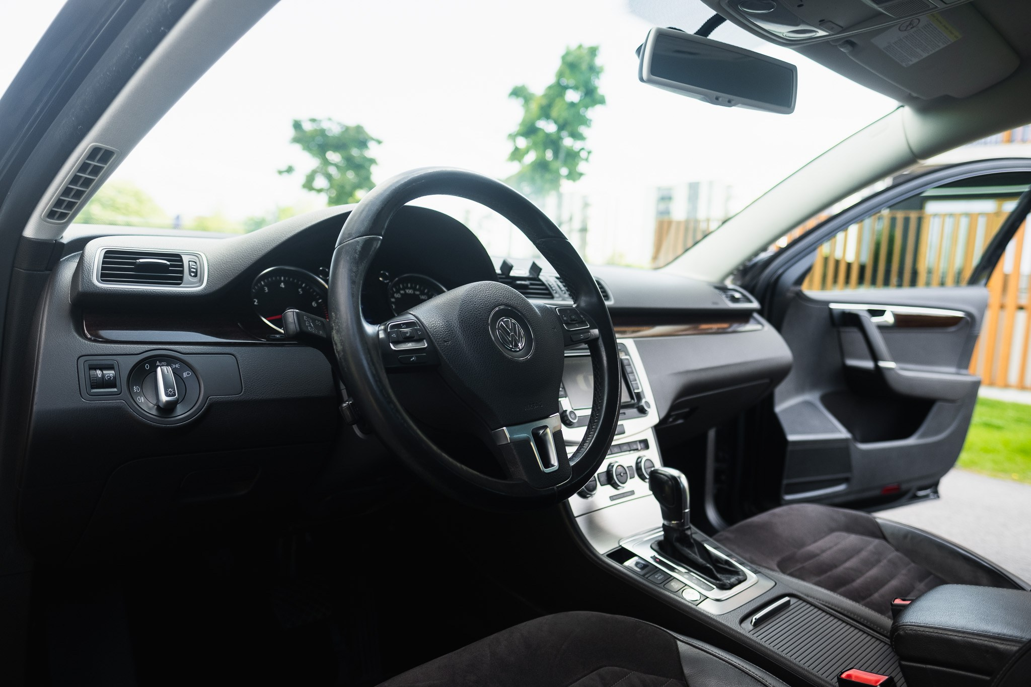 VW passat. LOHA VISUALS — AUTOMOTIVE PHOTOGRAPHY