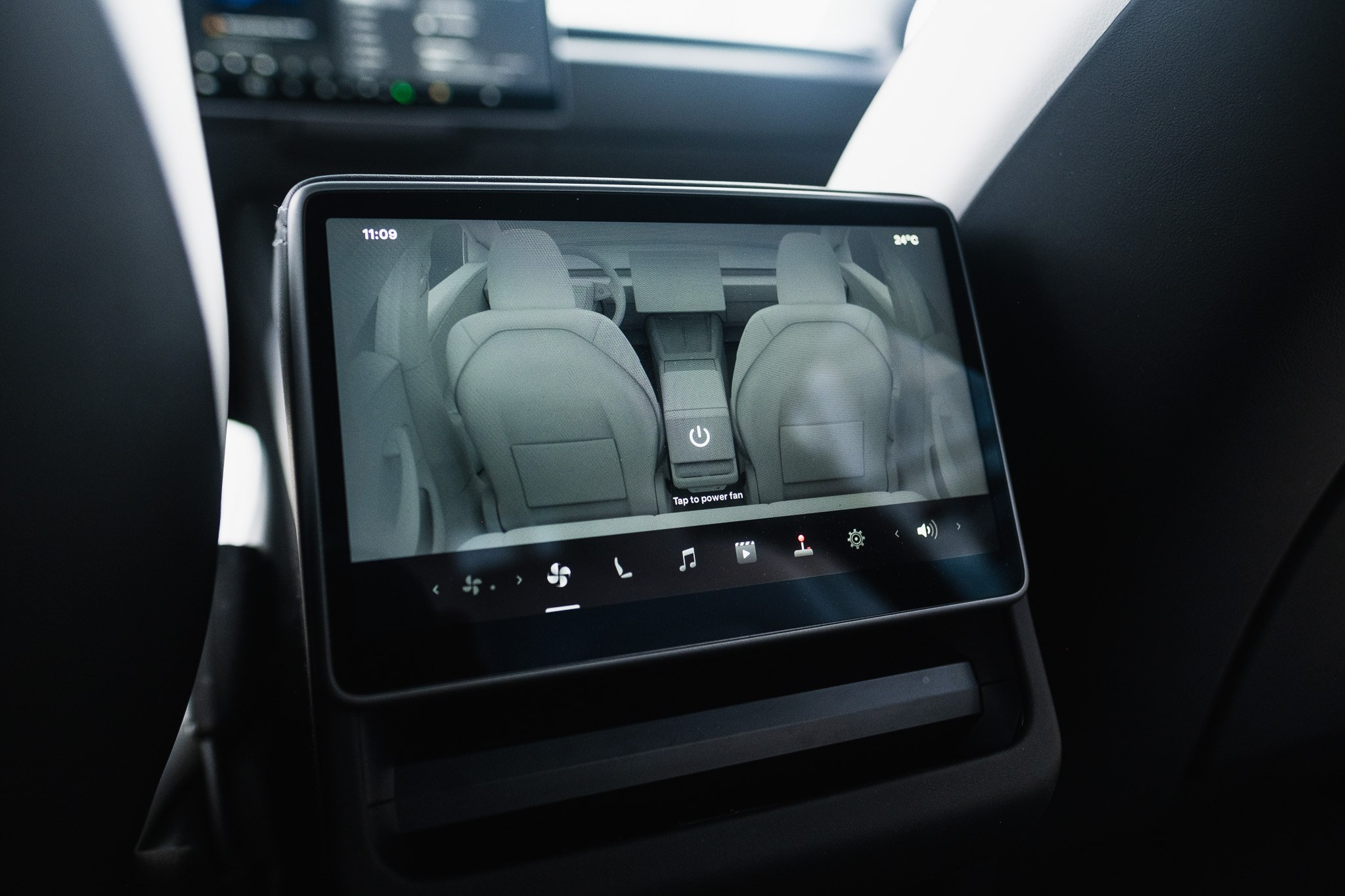 TESLA model 3. LOHA VISUALS — AUTOMOTIVE PHOTOGRAPHY