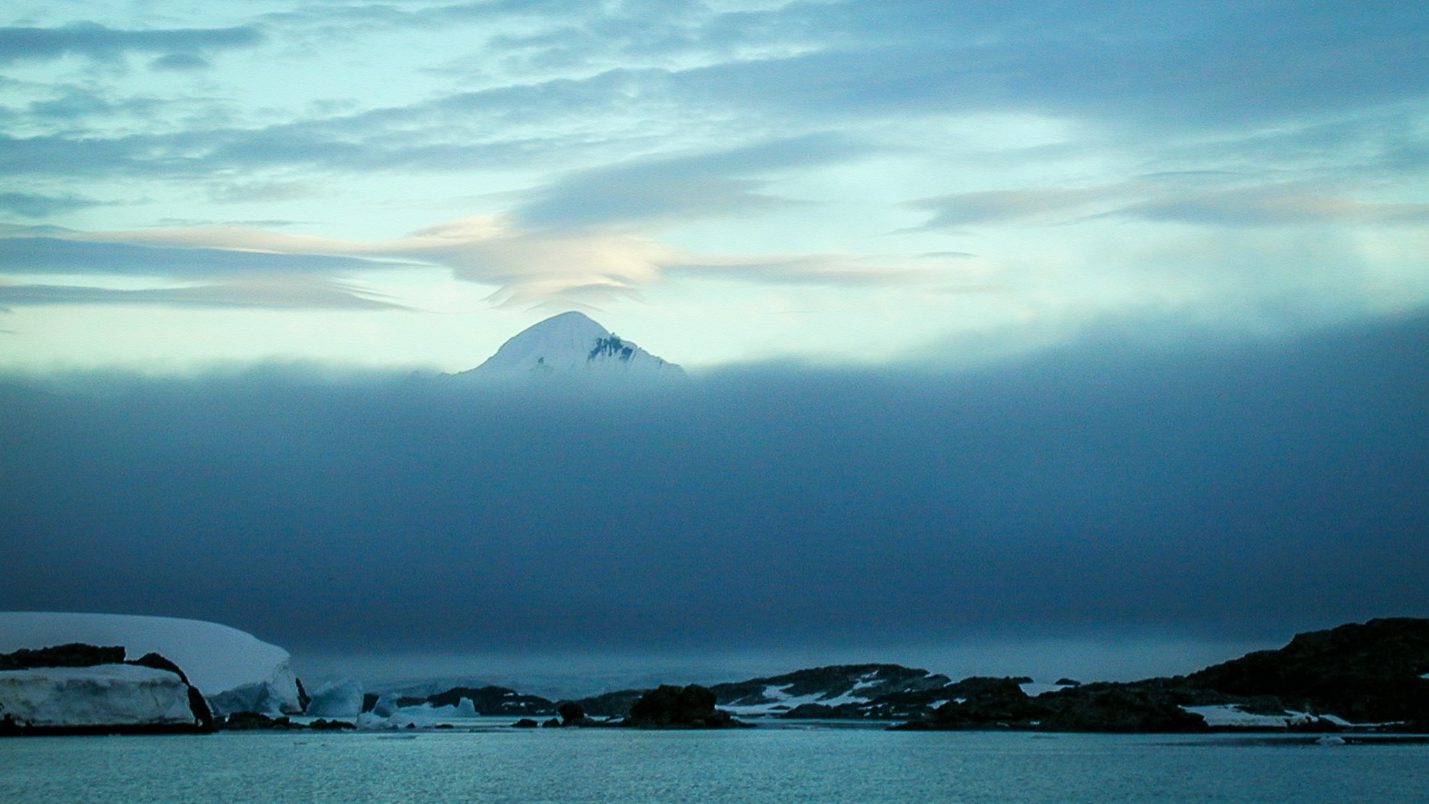 ANTARCTICA / 2004. Reportage concert portrait photography in the San Francisco Bay Area