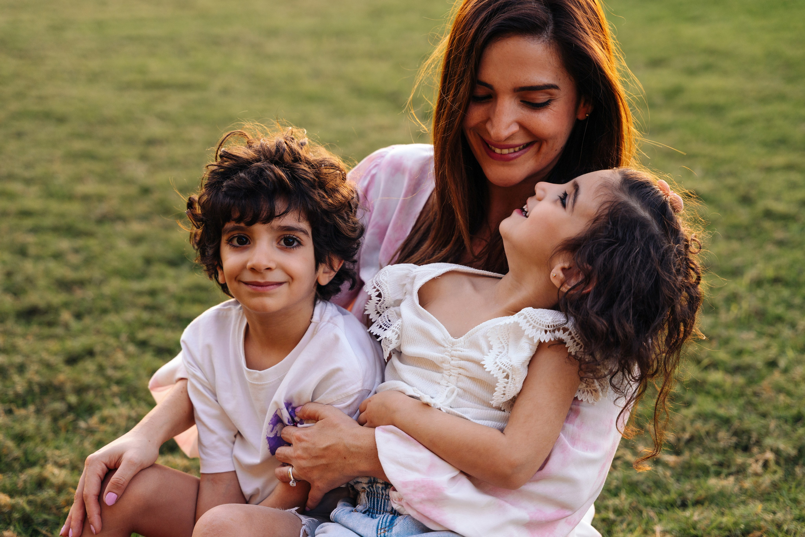 Family fun and play in the park. Angela Iakovleva — Family Photographer in Dubai