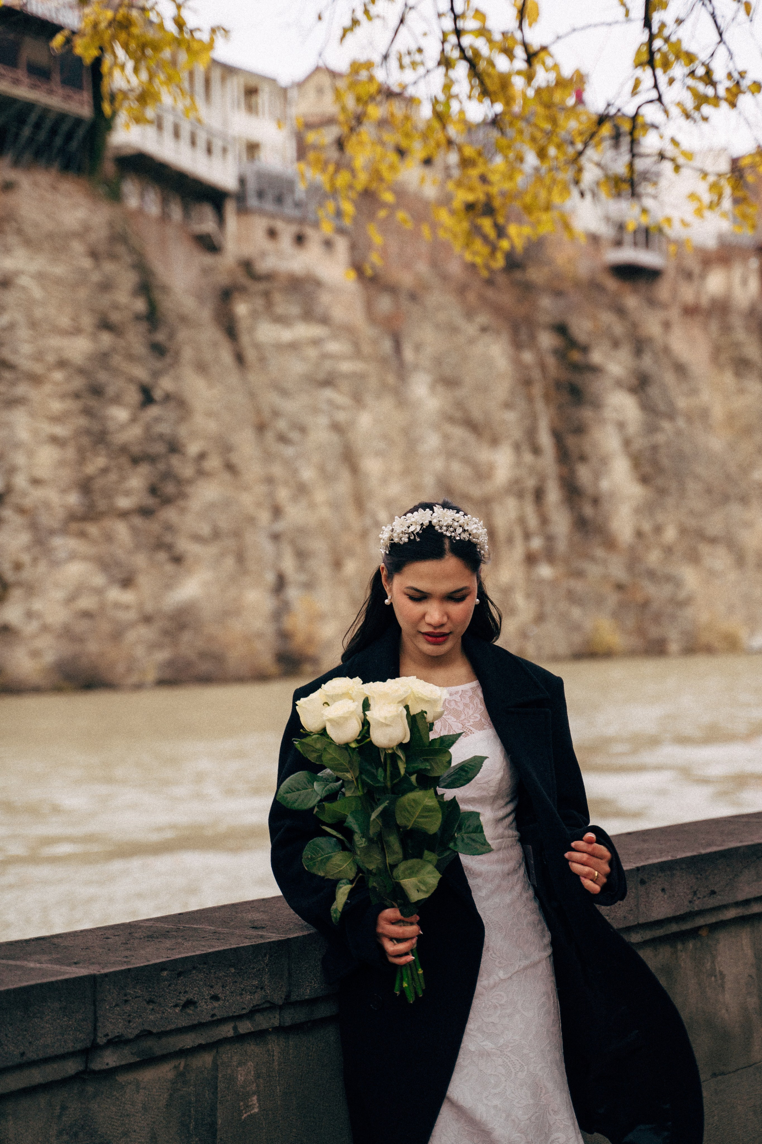 Wedding photo shoot in the Tbilisi Botanical Garden in winter