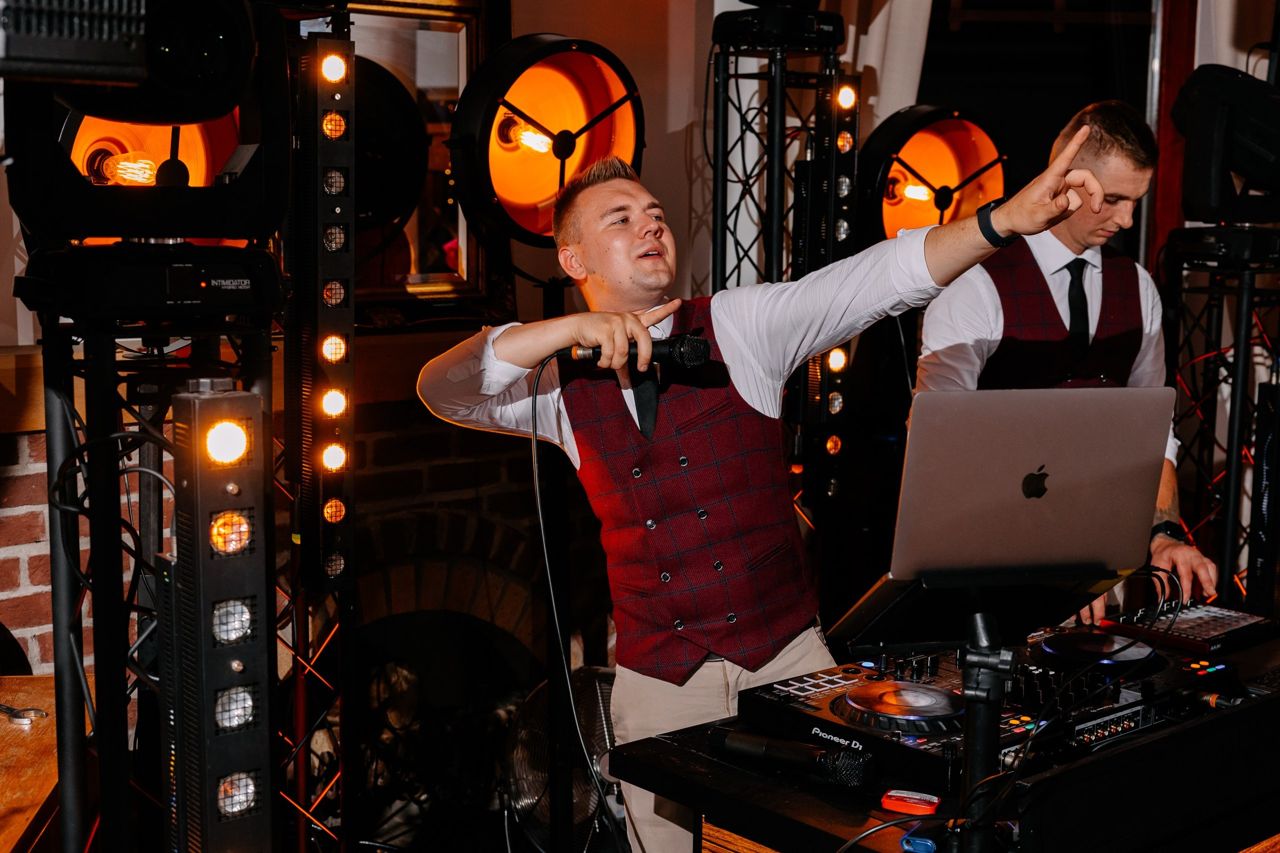 Klaudia ♡ Adrian. Fotograf Ślubny Warszawa - Sesje Biznesowe Rodzinne Eventy