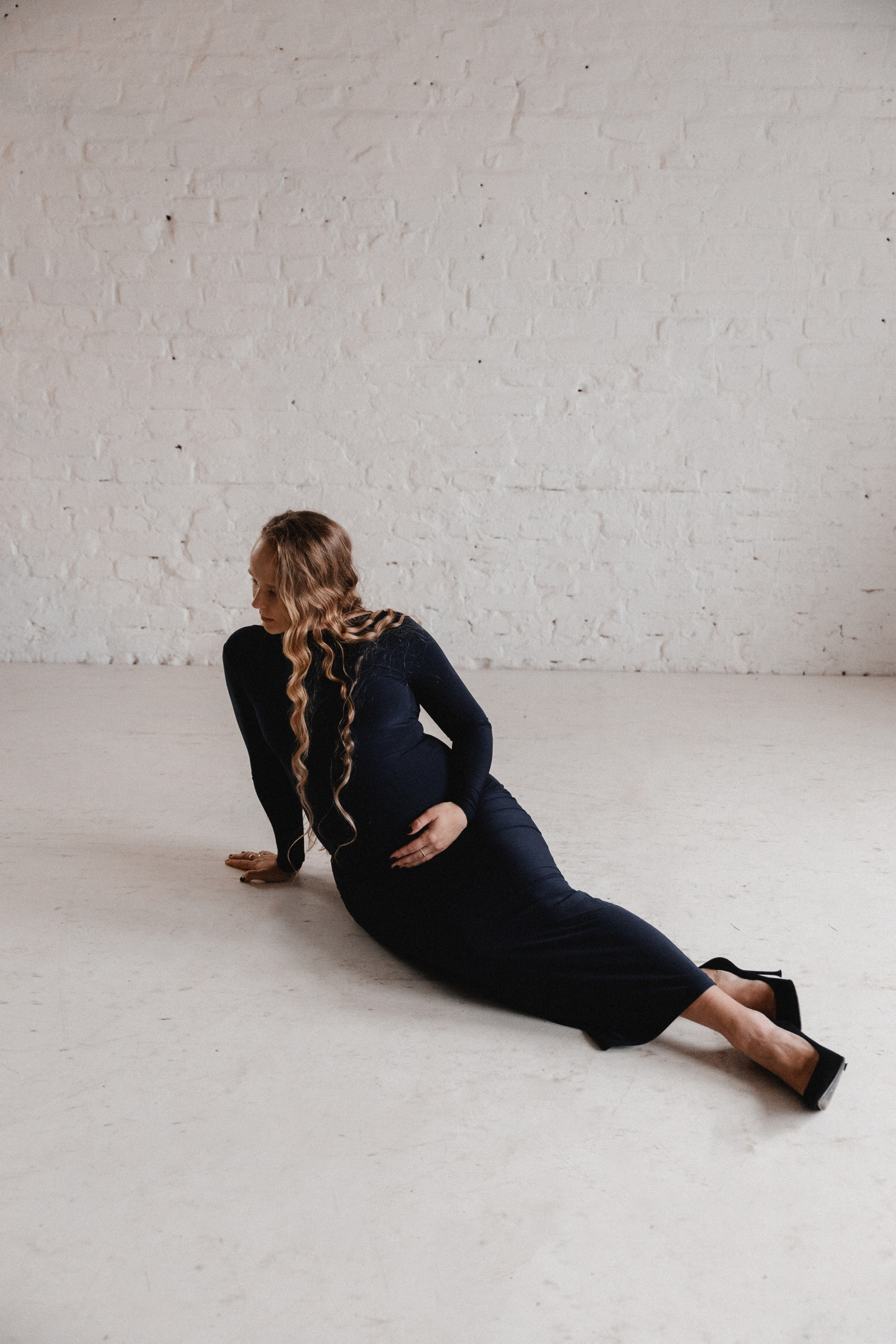 Babybauch Shooting im Fotostudio | Schwangerschaftsfotos in Bochum. Hochzeitsfotografin Bochum | Halyna Reiche Fotografie NRW