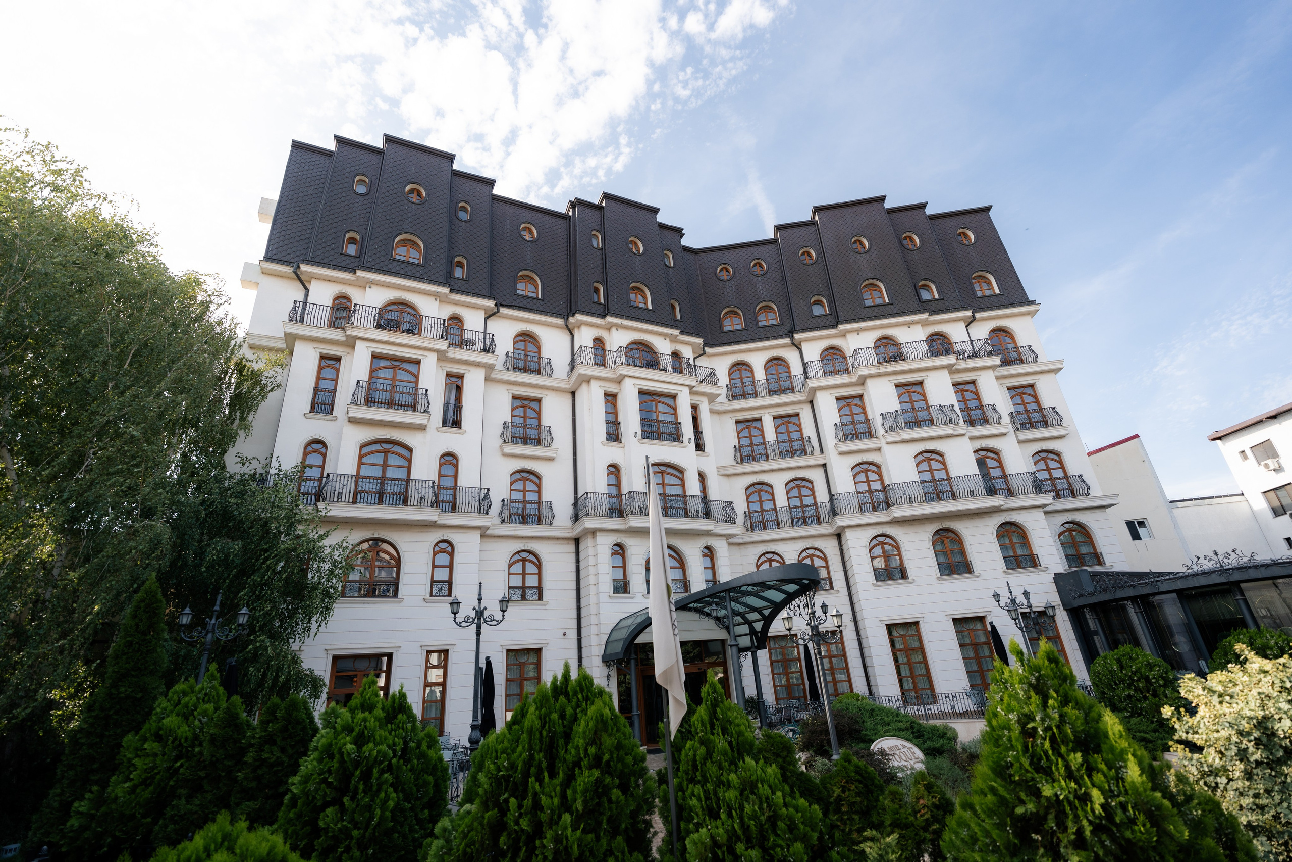 Madisson & Alex. Destination Wedding Photographer Alex Pasarelu