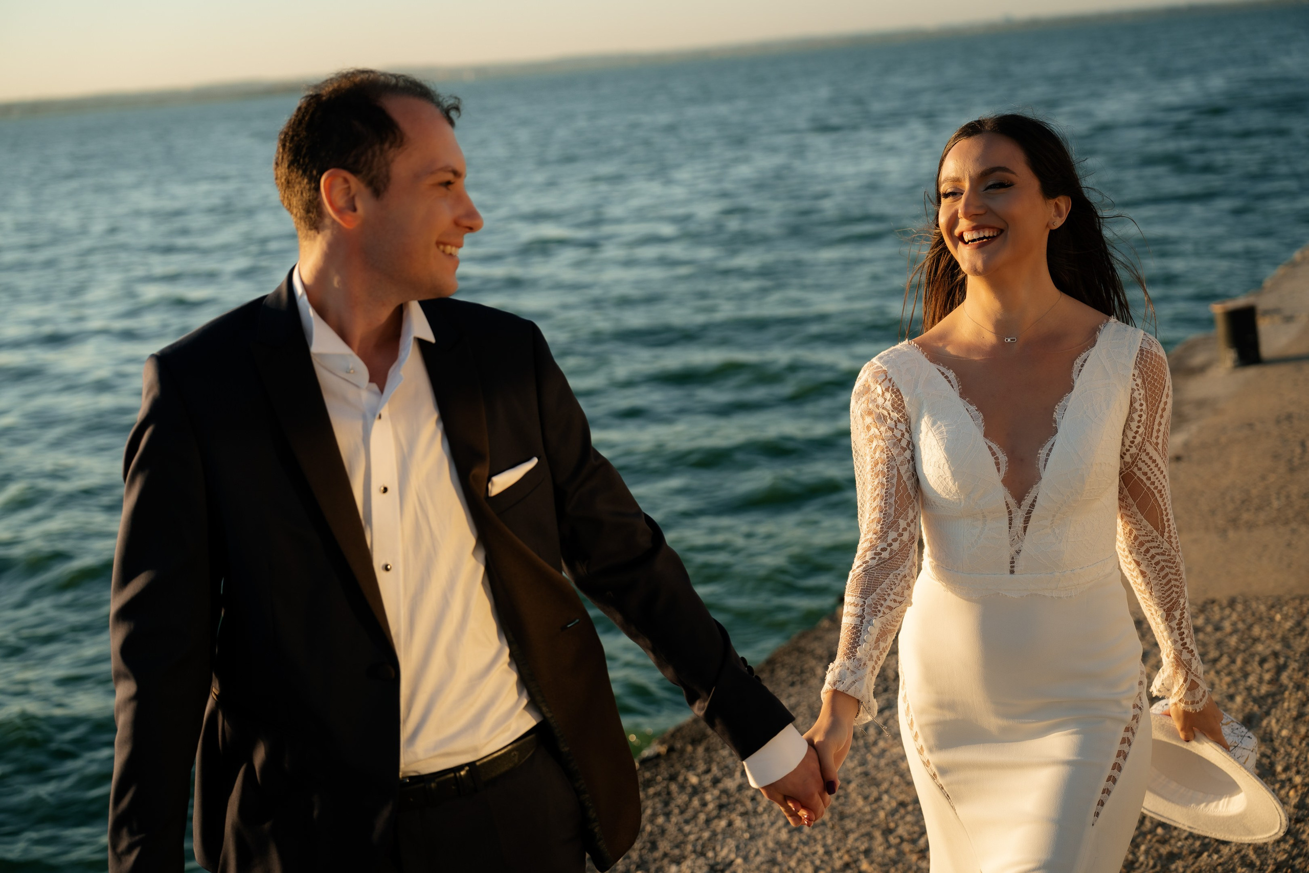 Elly & Andrew. Destination Wedding Photographer Alex Pasarelu