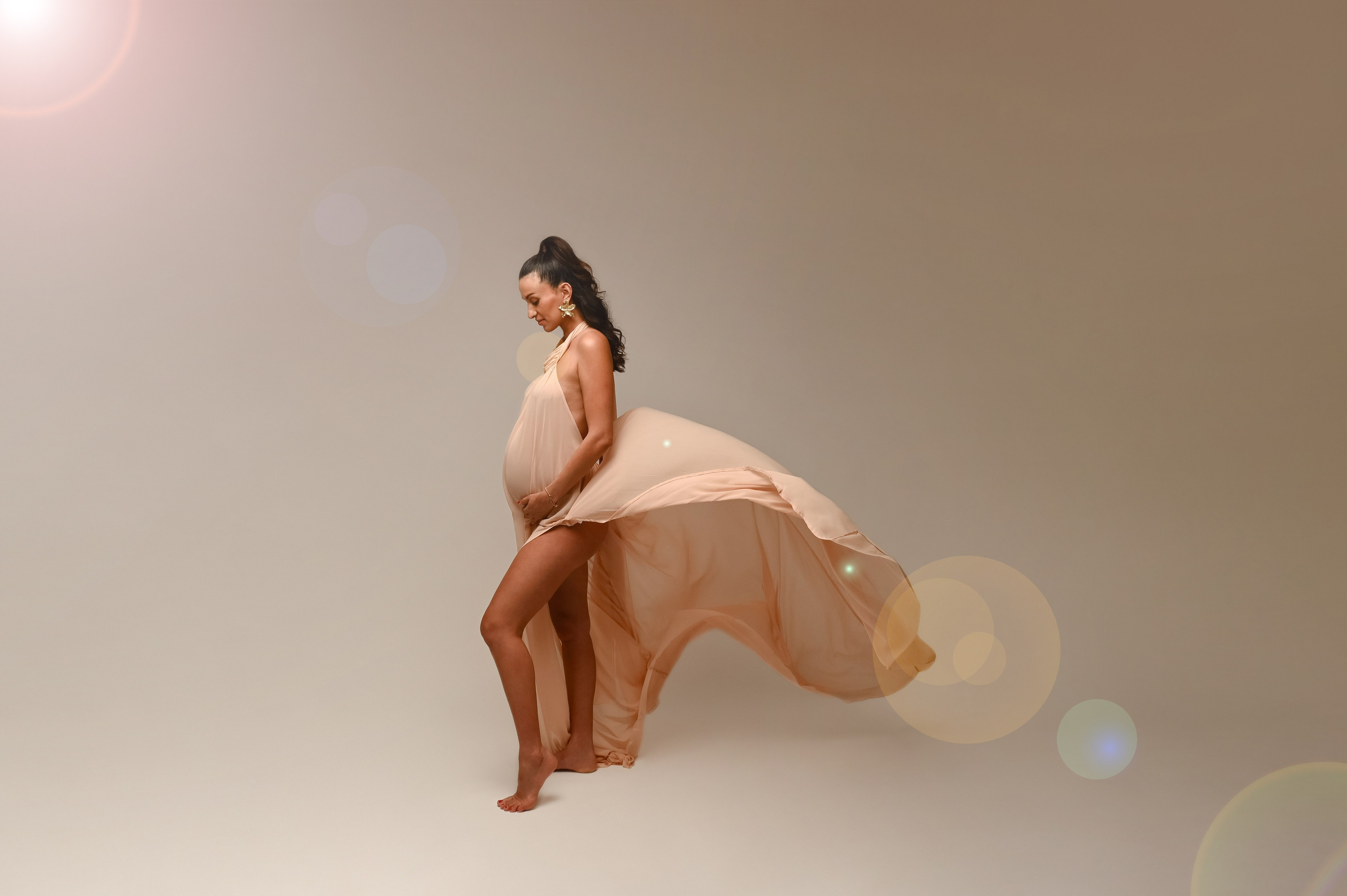 Maternity Vogue Style Photoshoot. WELCOME