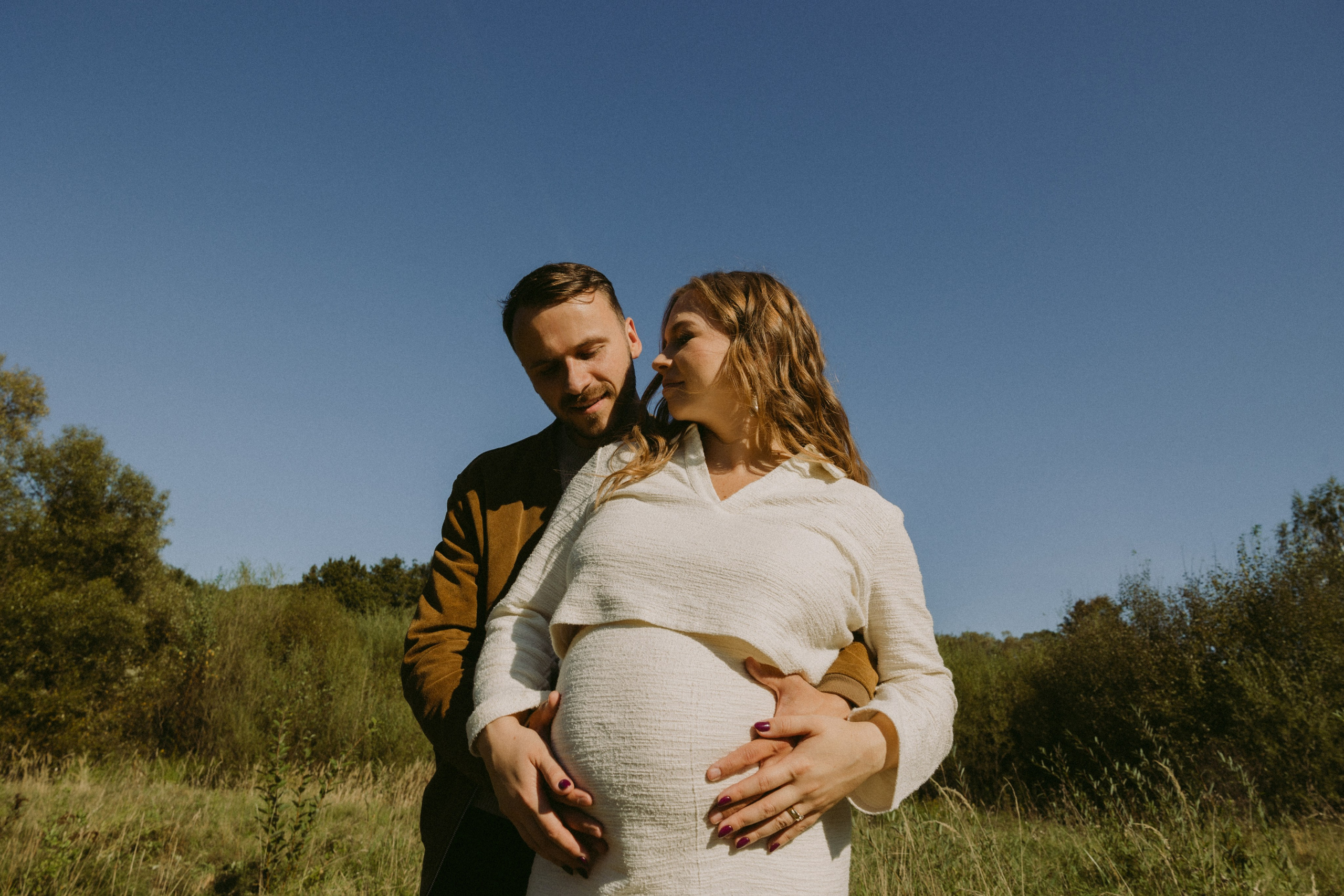 Sigita ir Artūras | Pabėgimas į gamtą ir aštrūs šešėliai. Vestuvių ir šeimų fotografė Lena Bondarenko / belove photo