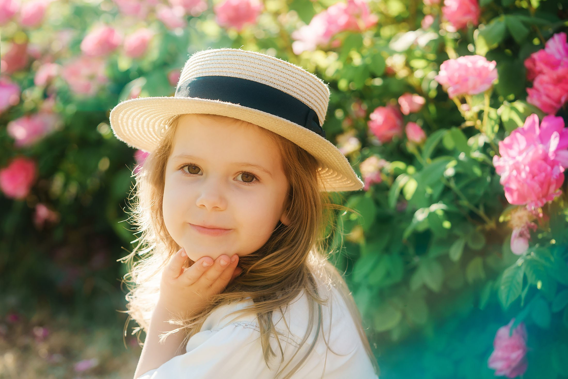 Äiti-lapsikuvaus Helsingin ruusutarhassa