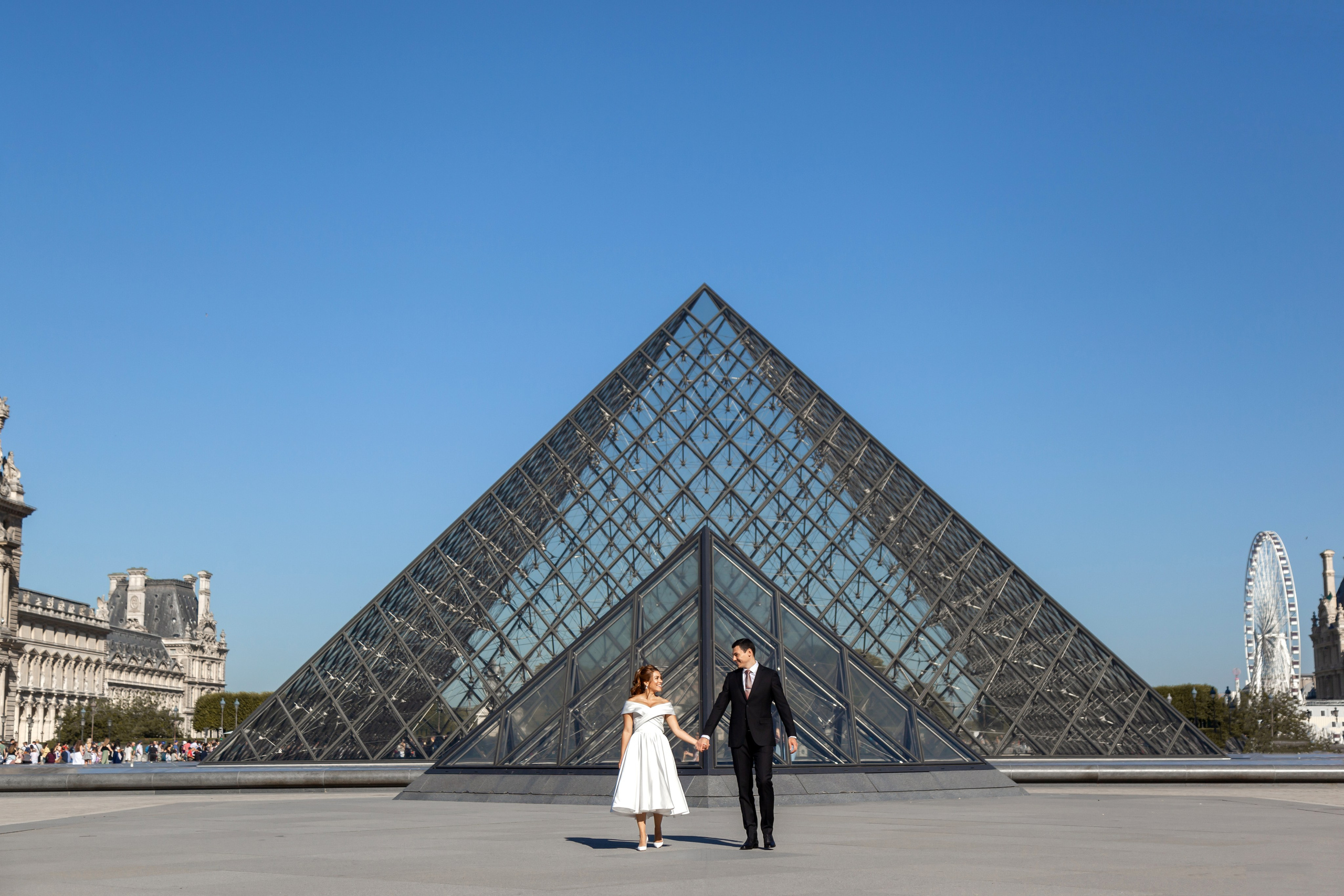 Musée du Louvre / Dmitry & Flavia. Wedding, event and family photographer in Paris, Emilian Olaru