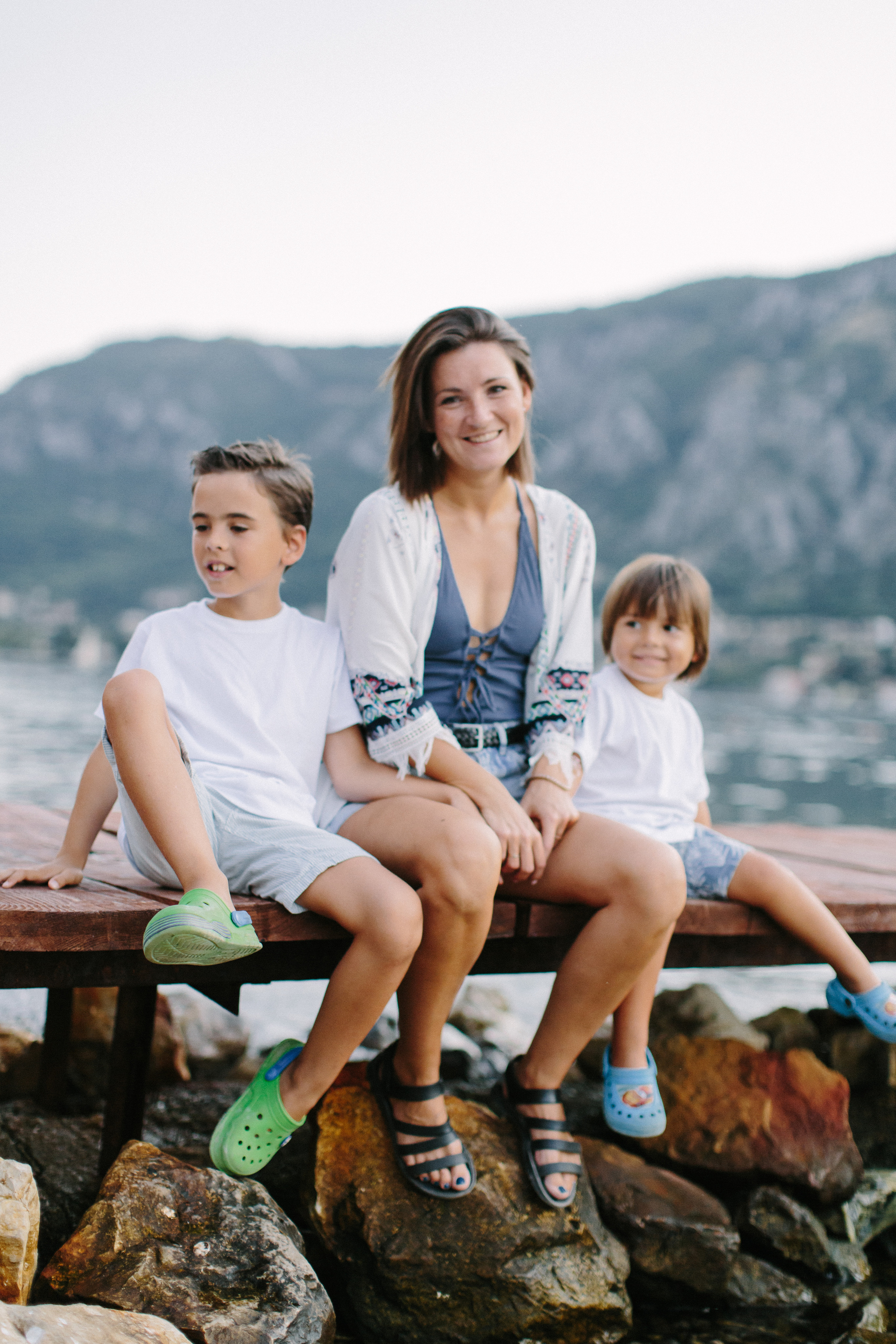 Familienspaziergang am Strand entlang in Montenegro. Maria Chistyakovа — Fotografin in Karlsruhe, Baden-Baden und Umgebung