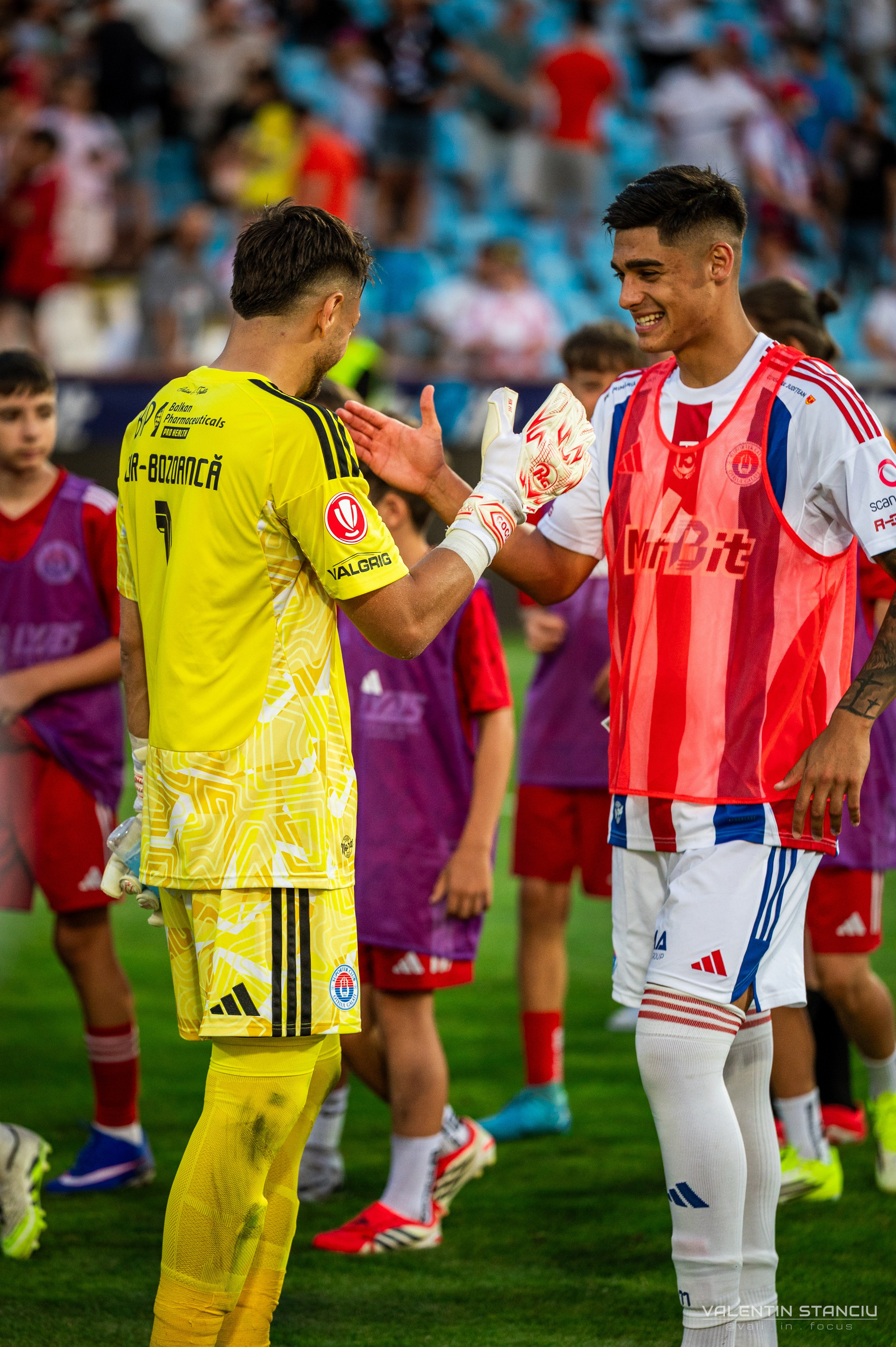 Otelul Galati — CFR Cluj. Fotograf de Sport, Portret, Produs, Corporate, Cultural și Evenimente în Galați | Valentin Stanciu