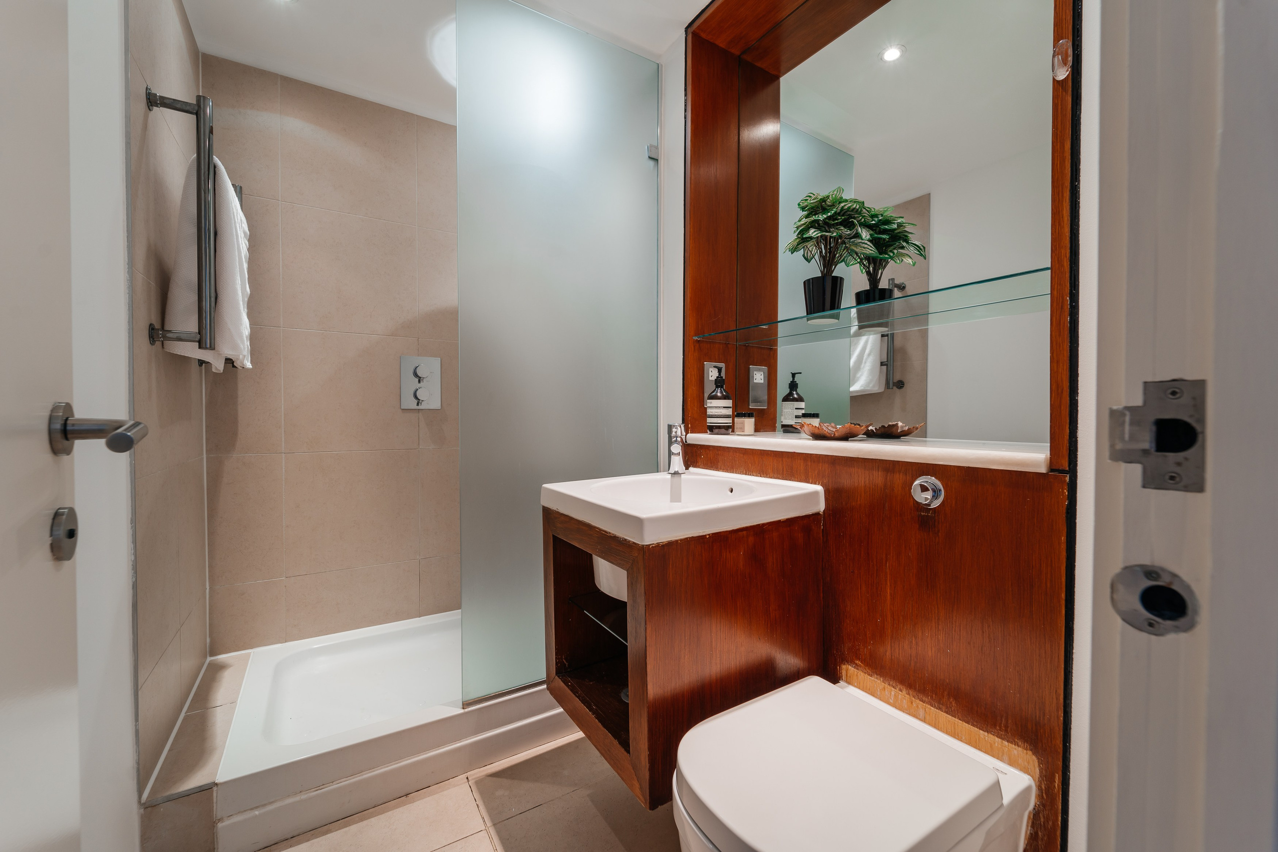 Photography of a 2 bedroom flat. Photographer in England Ekaterina Romanova