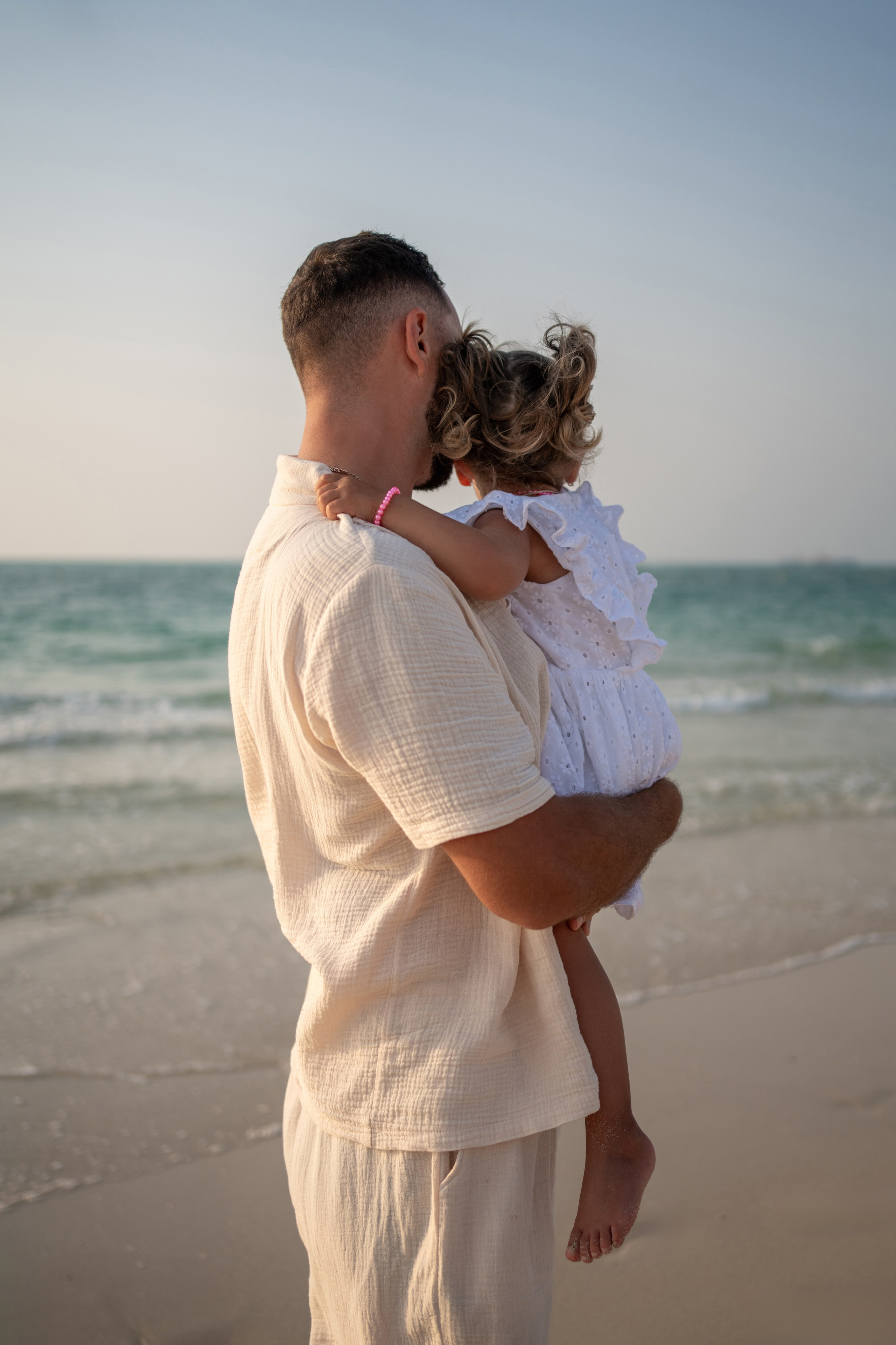 Golden hour, growing love. Angela Iakovleva — Family Photographer in Dubai