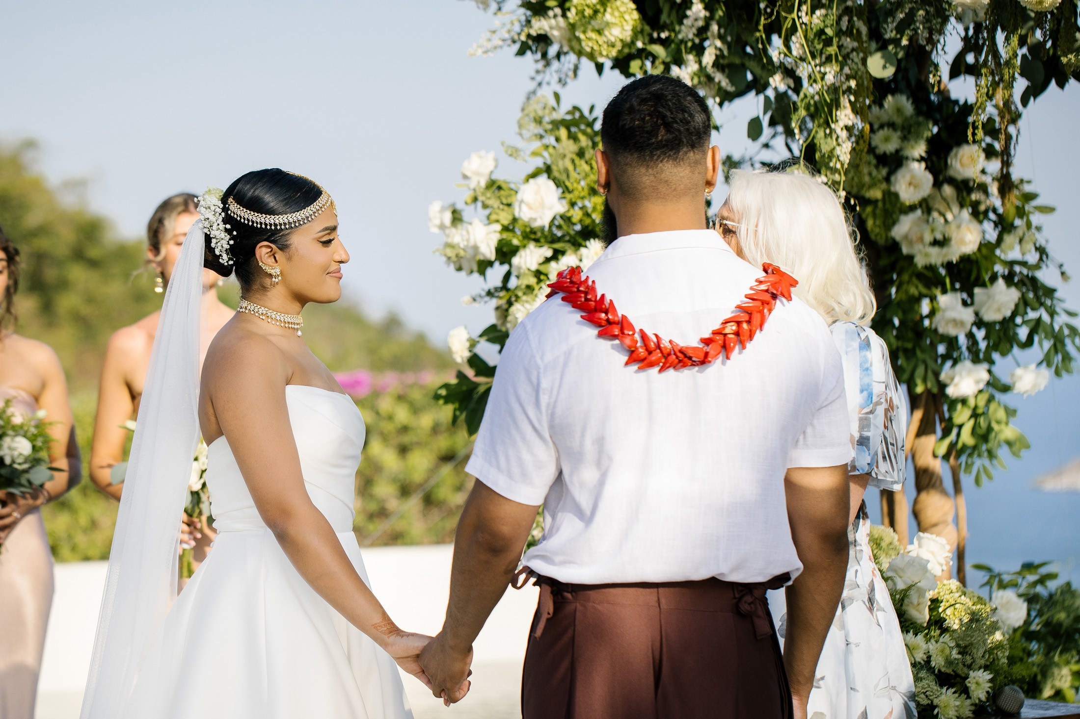 Big funny wedding with guests in paradise Bali island. Get.it.feel — Aesthetic Photography and Videography