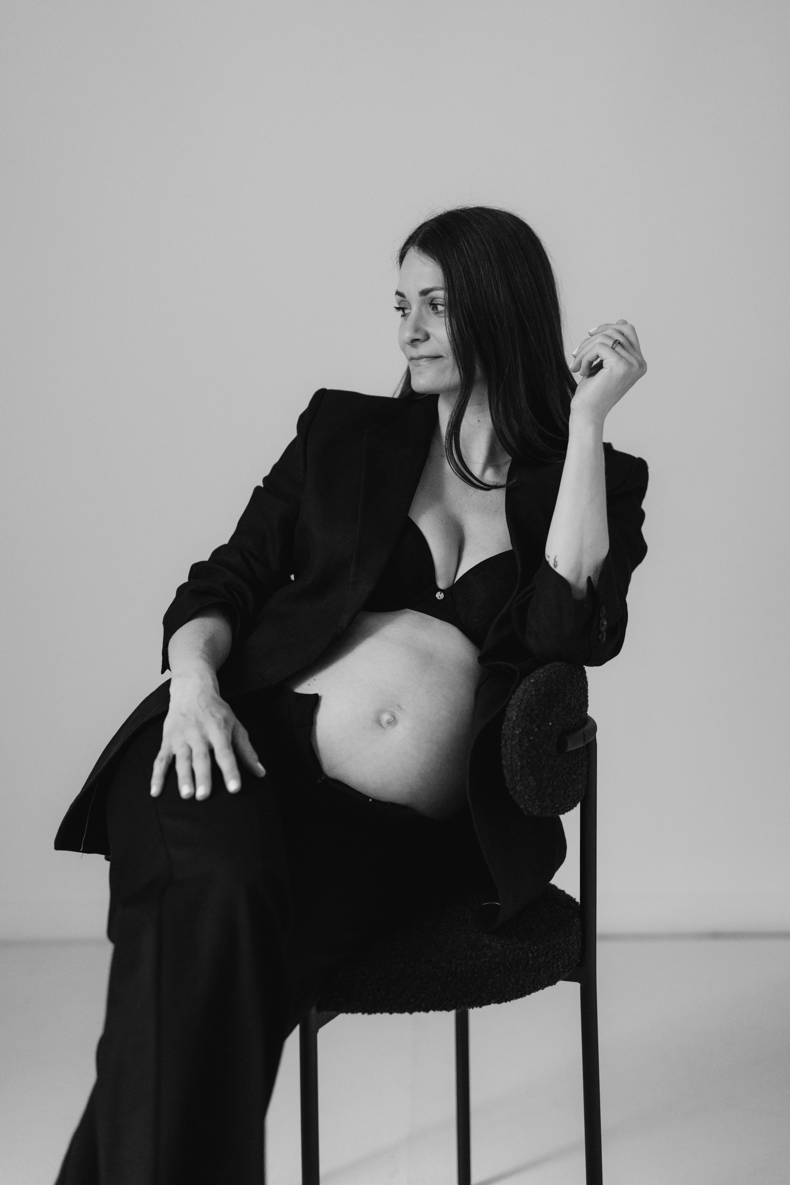 Bridget. Modern maternity photographer in Long Island New York