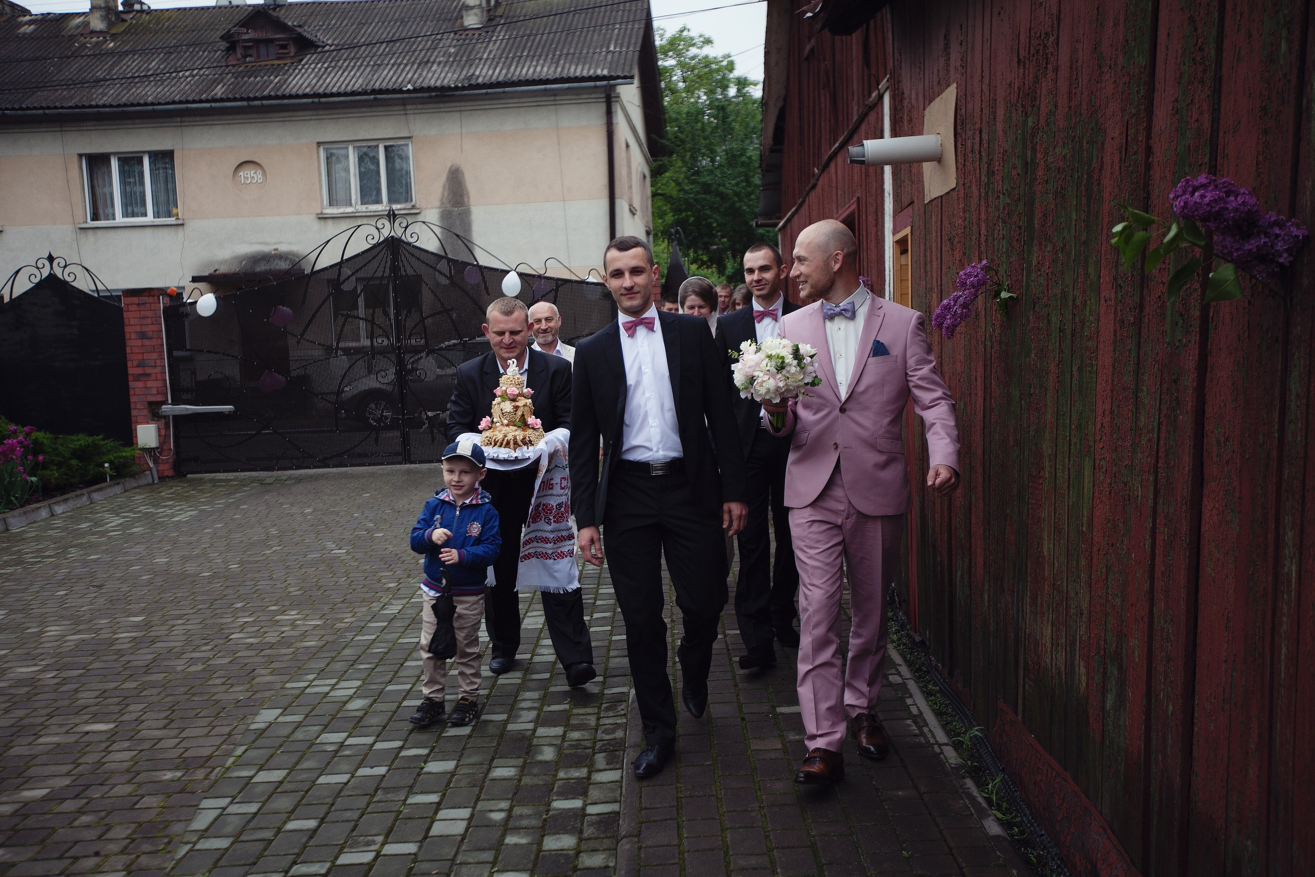 Robert & Andriana, Lviv. Denny Savon — Photographer in Santorini | Weddings, Love Stories & Flying Dress