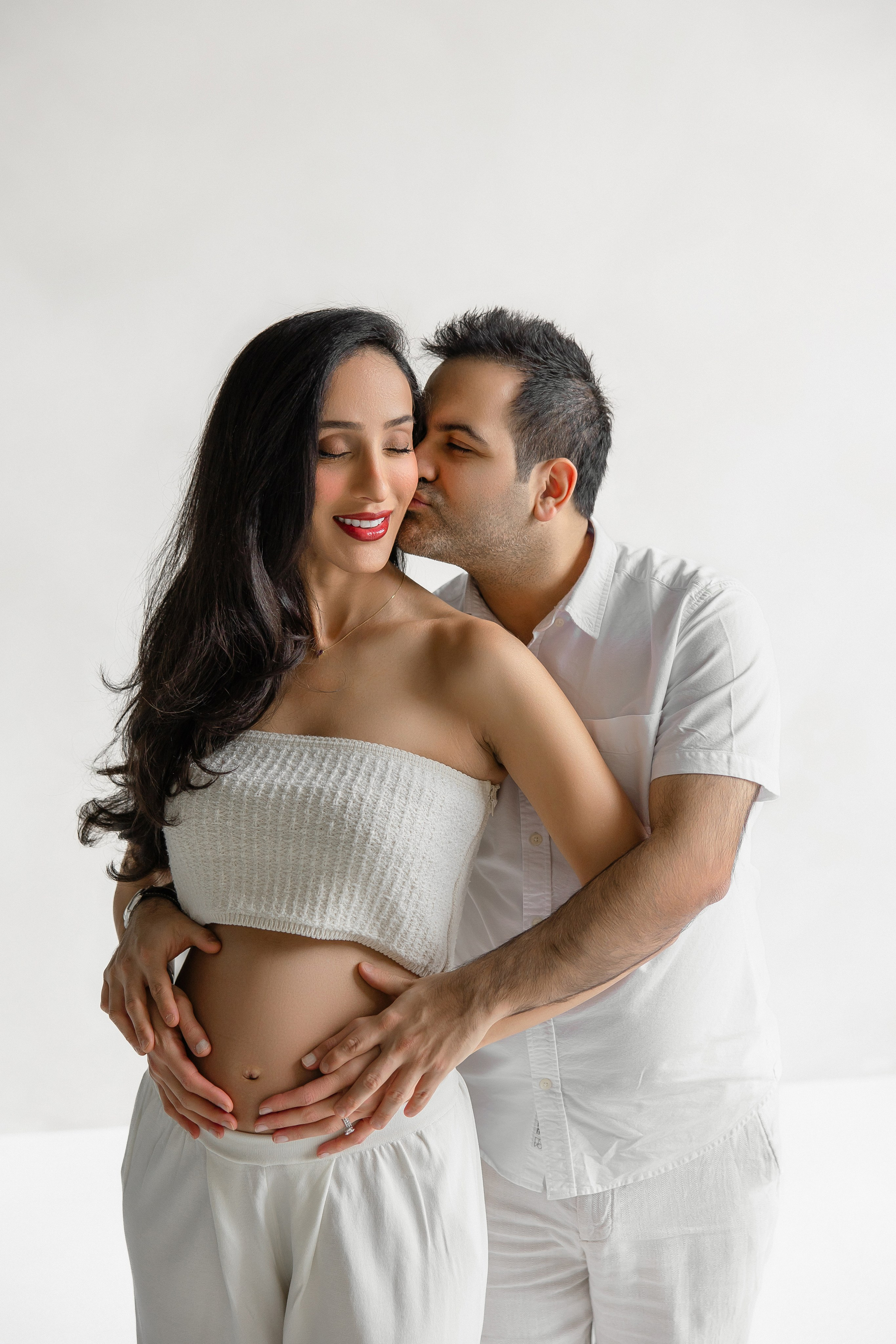 Timeless Maternity Photographer in Toronto. Iana Banana | Toronto Maternity, Newborn & Family Photographer