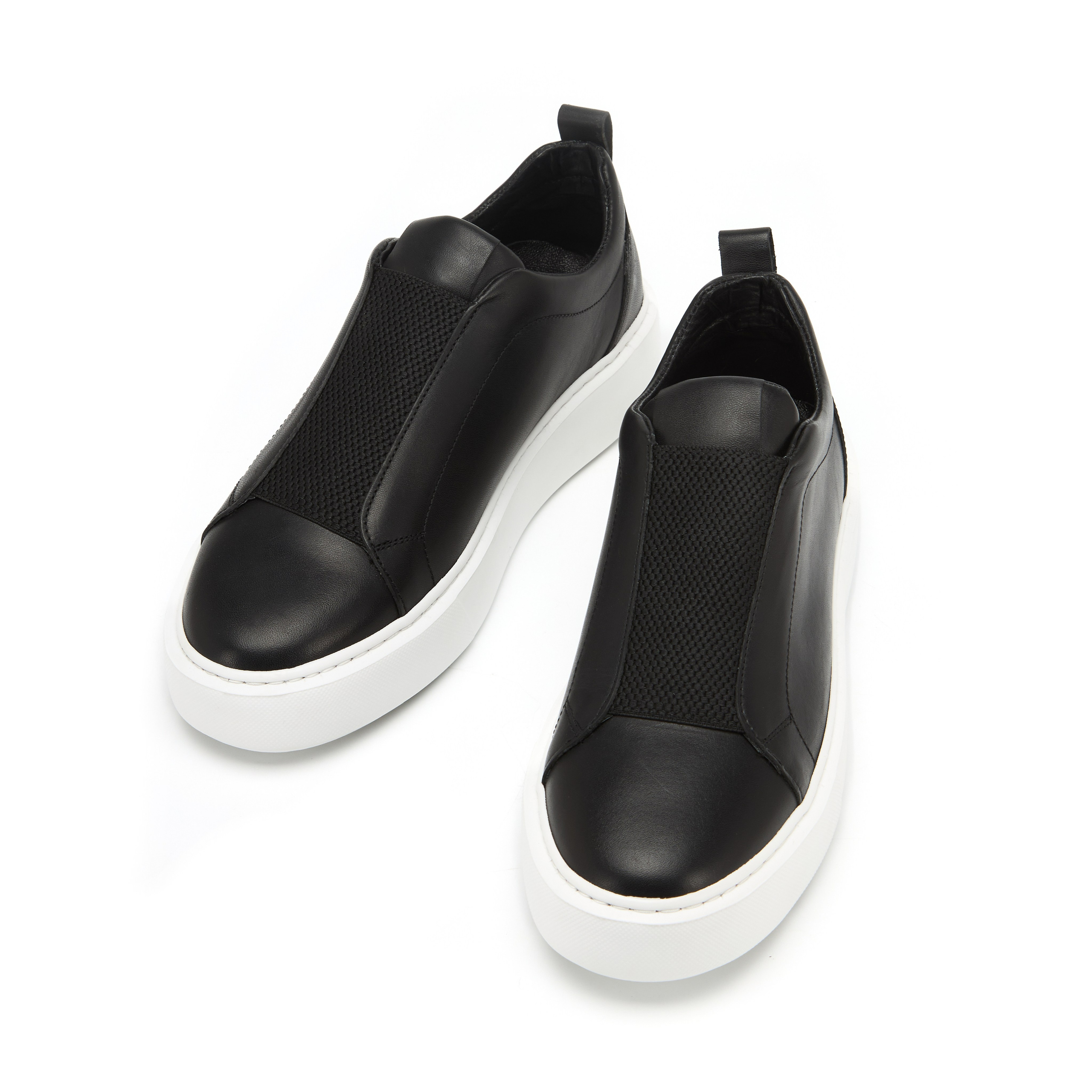 Съёмка обуви. Предметная фотосъемка в Алматы. Студия фото и видео съемки товаров