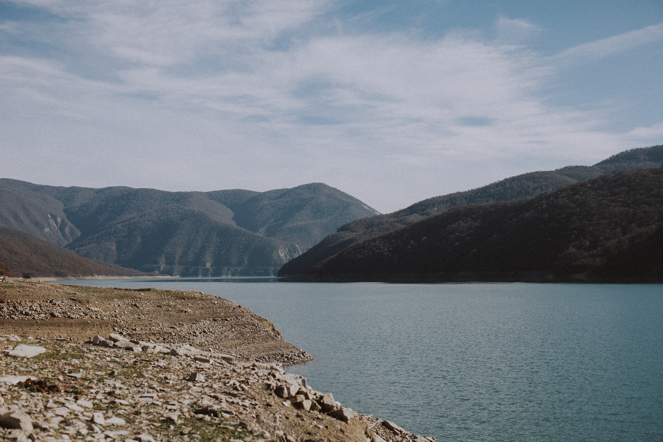 Жинвальское водохранилище. Фотограф Тбилиси Саша Мороз