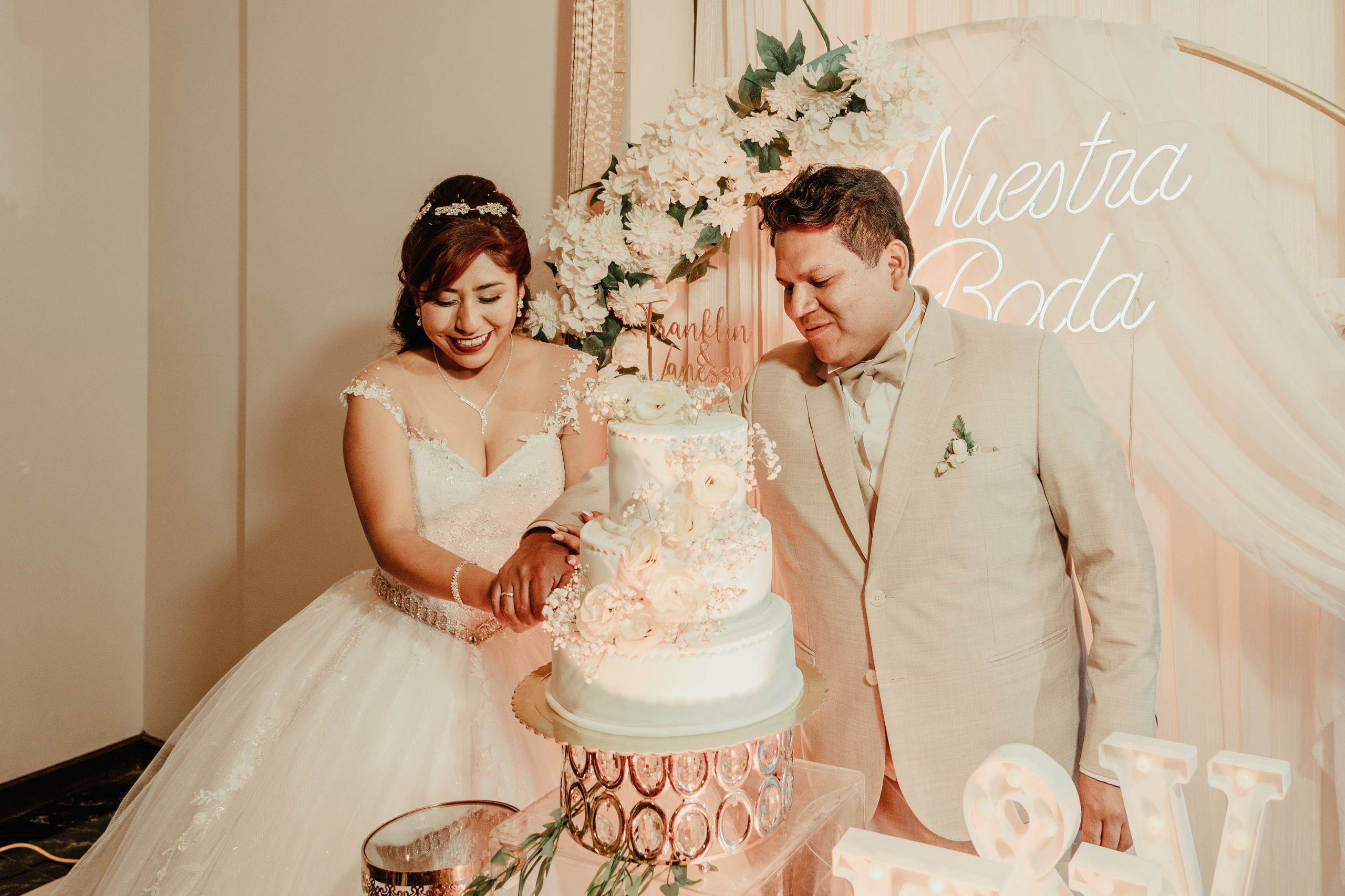 VANESSA + FRANKLIN BODA RELIGIOSA. Studio KVTA | Fotografía y Video de Bodas en Arequipa
