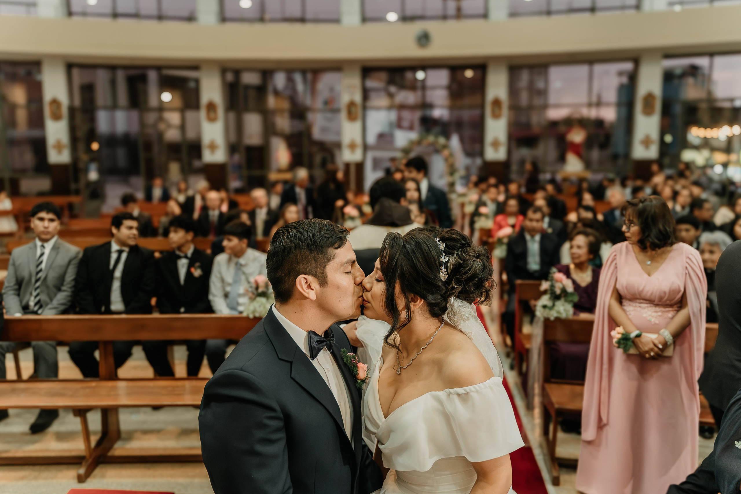 ALEJANDRA + RODRIGO BODA RELIGIOSA. Studio KVTA | Fotografía y Video de Bodas en Arequipa