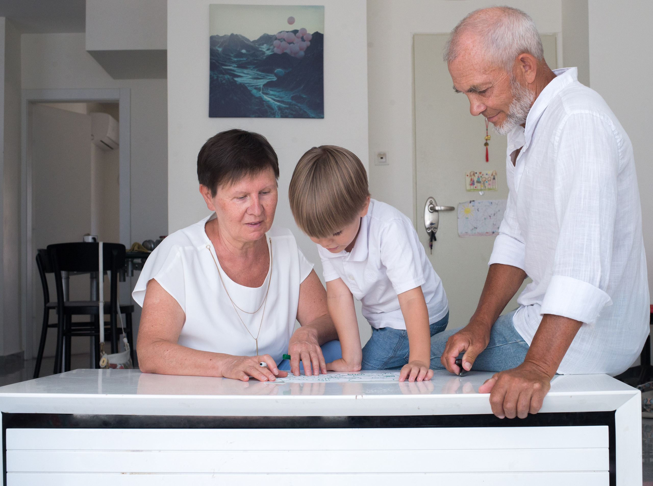 Катя, Андрей Мирон и Лео. Визуальный брендинг