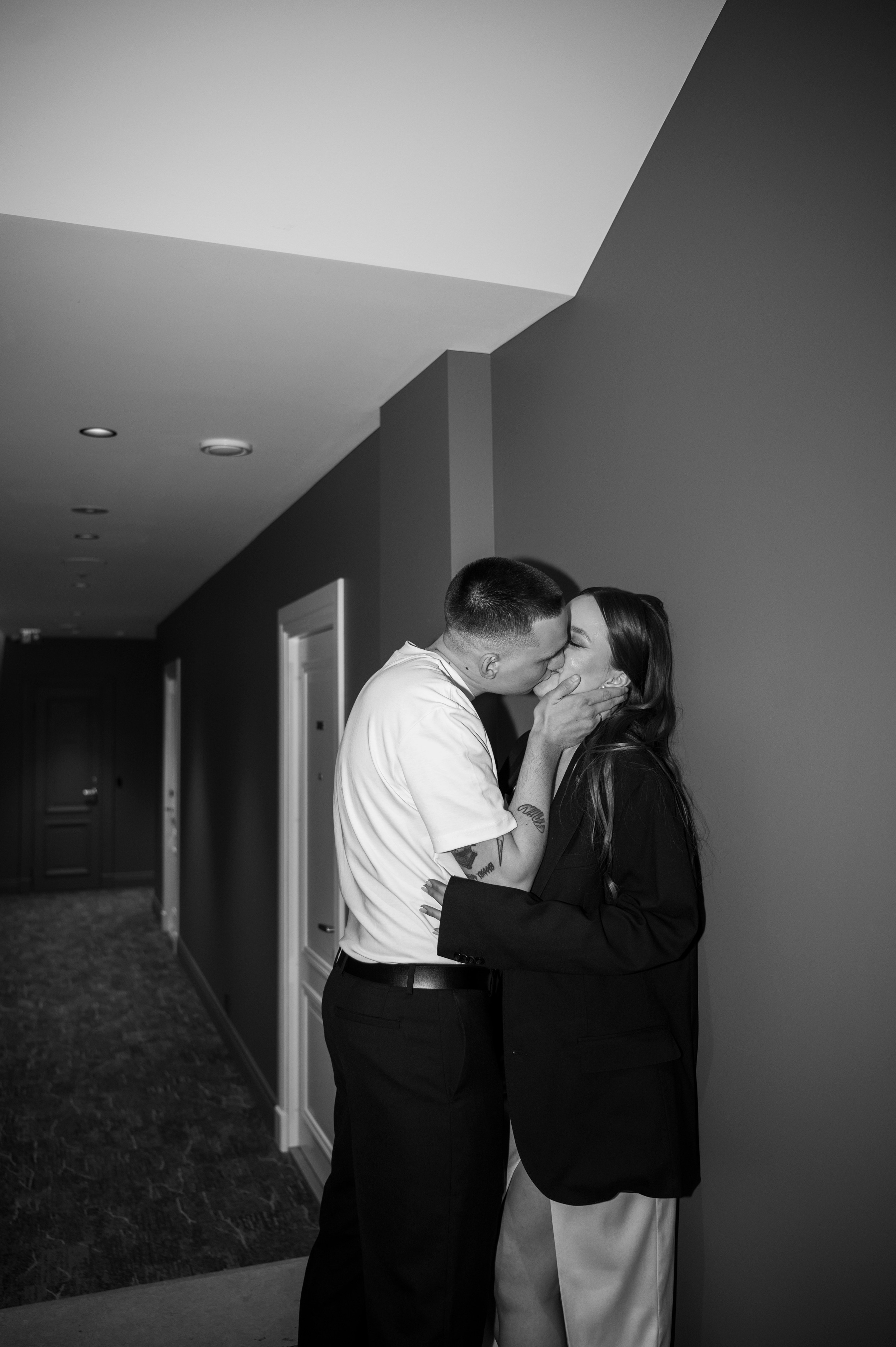 At the Old Hotel. Photographer Tallinn — Wedding | Family | Love Story
