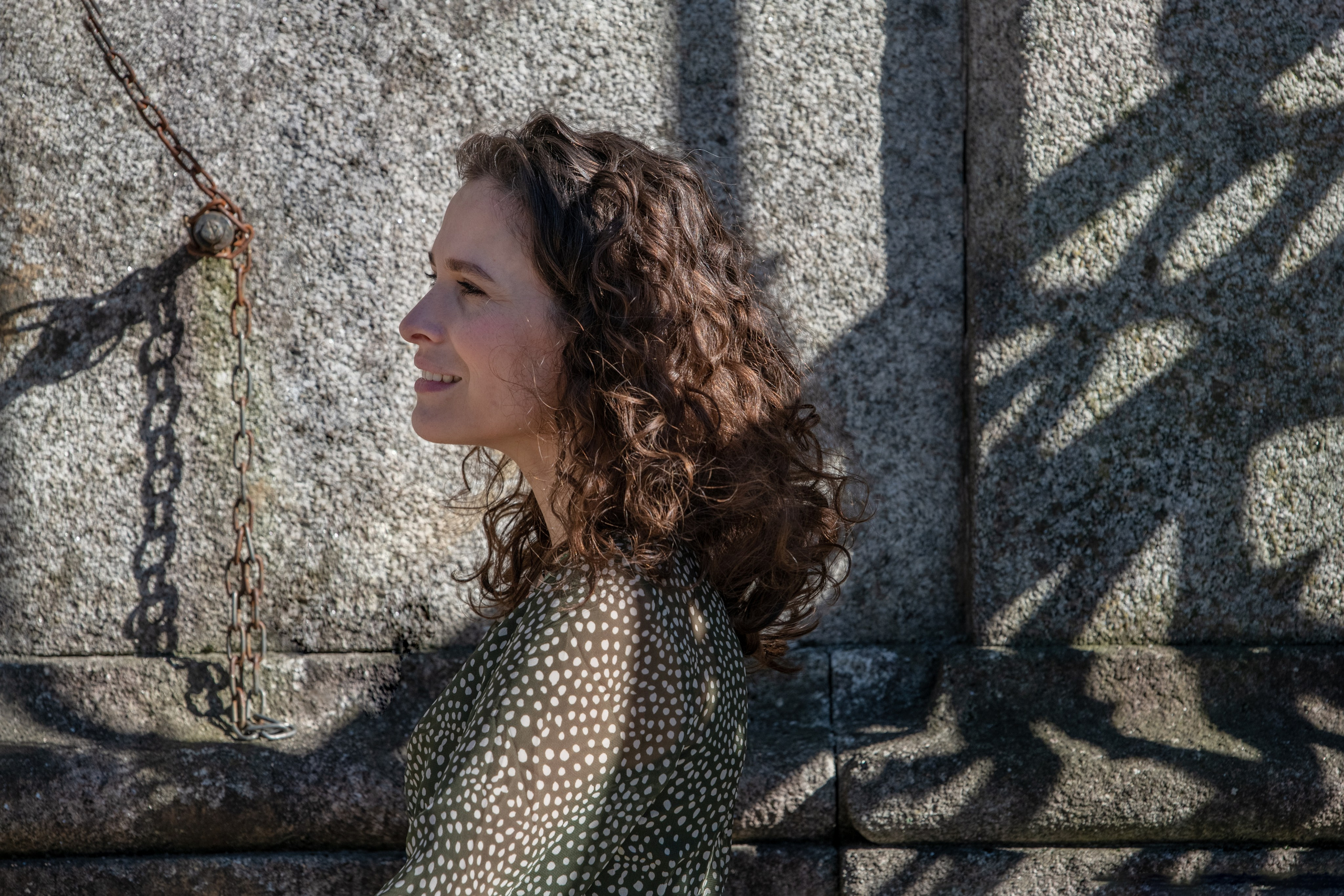 MARIA with Magnolias. Anastasiia Antoniuk portrait, family and couple photographer, Portugal