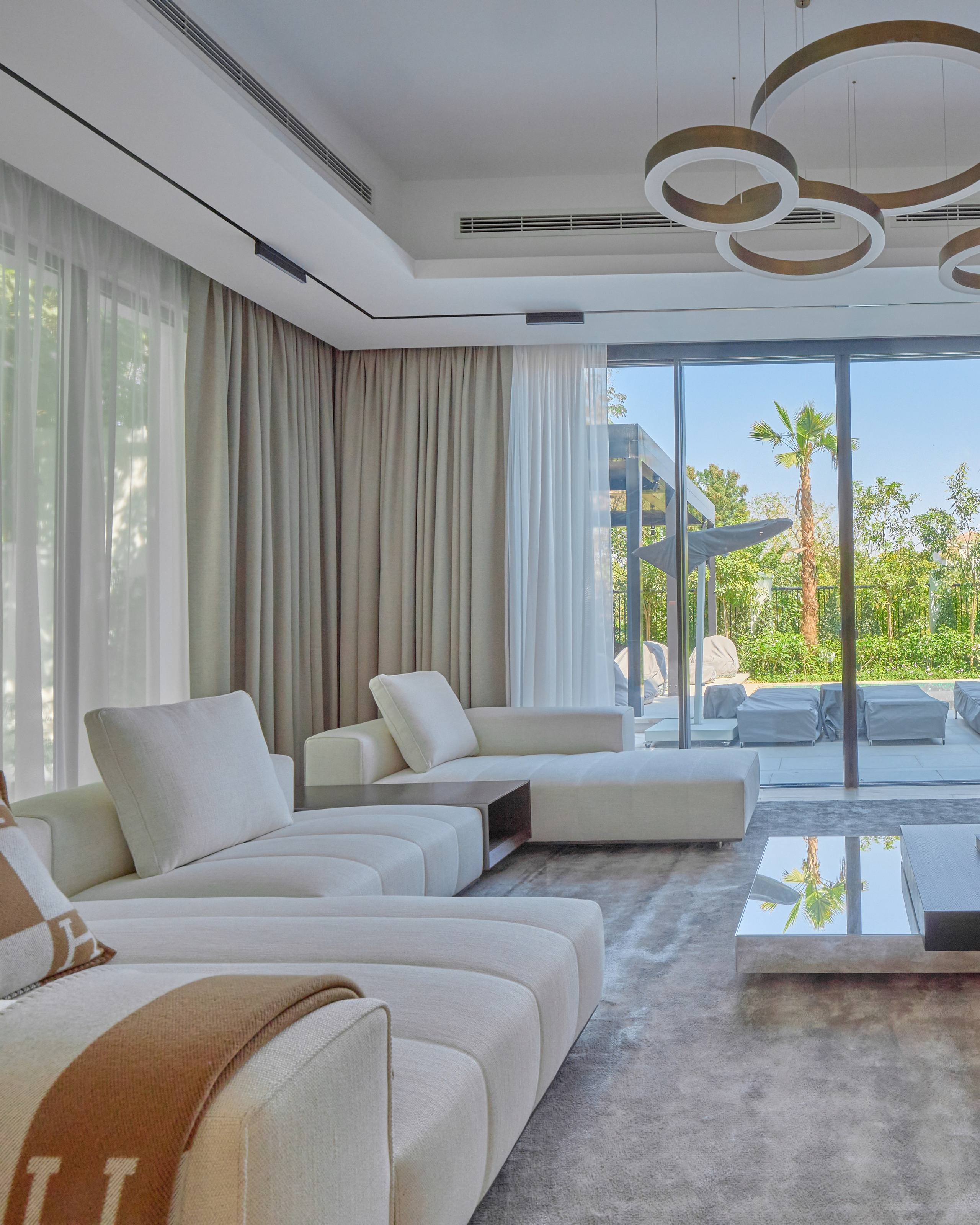 Luxury Villa Photography in Al Barari — Dubai Real Estate Portfolio. Hotel Photographer in Dubai — Interiors & Commercial by Oleg Novikov